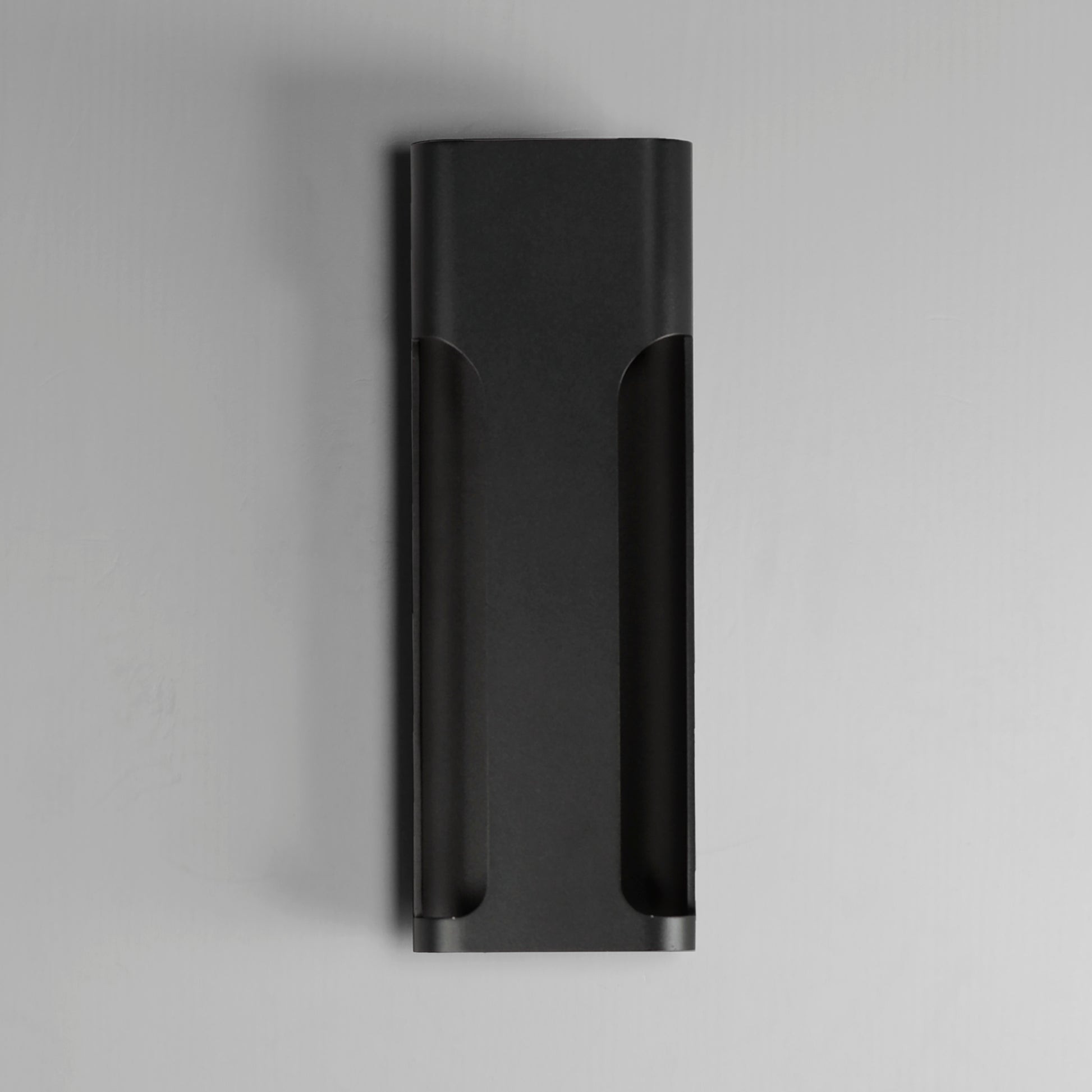 Maglev 18" LED Outdoor Wall Sconce Black by ET2