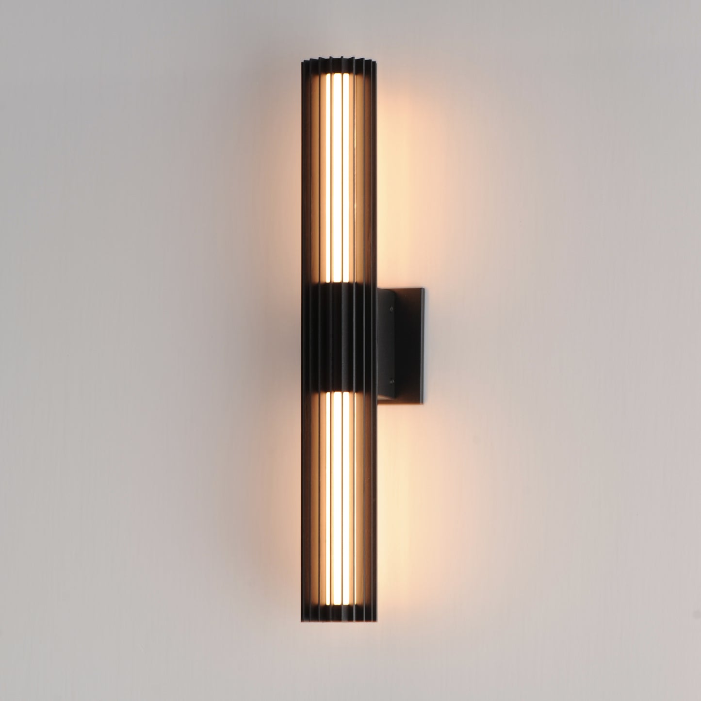 Citadel 24" LED Outdoor wall sconce Black by ET2