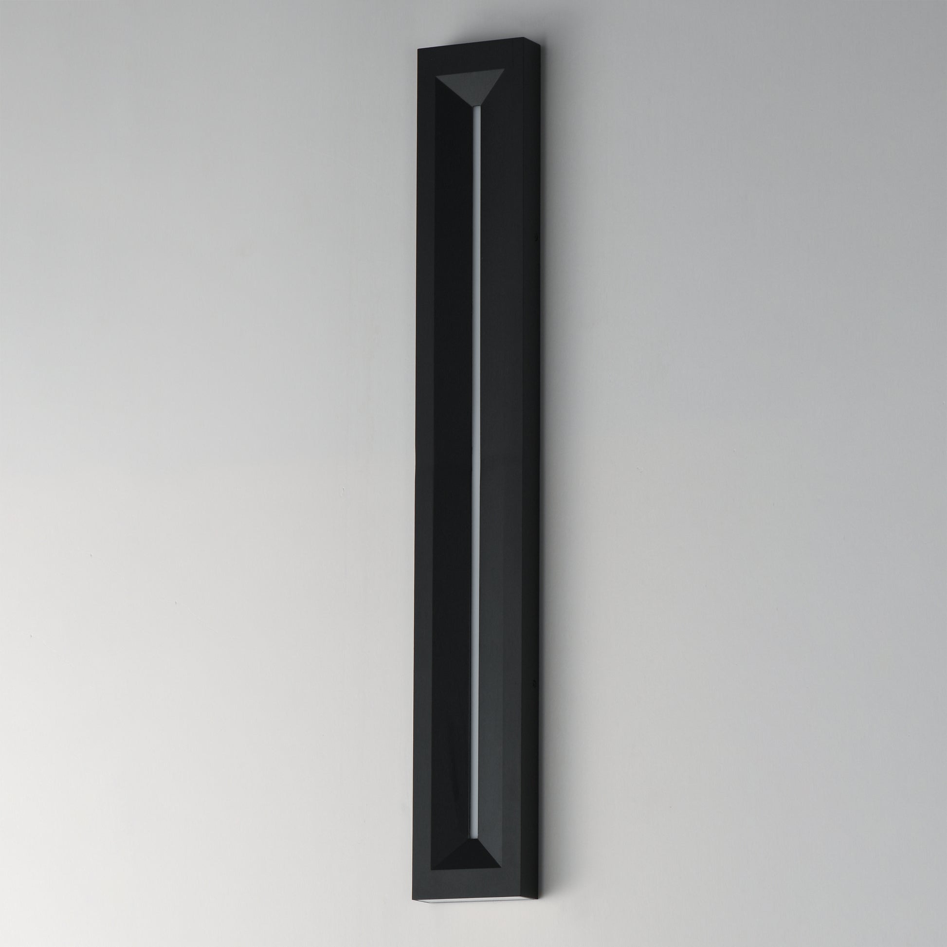 Fosso 35" LED Outdoor Wall Sconce 5cct Black by ET2