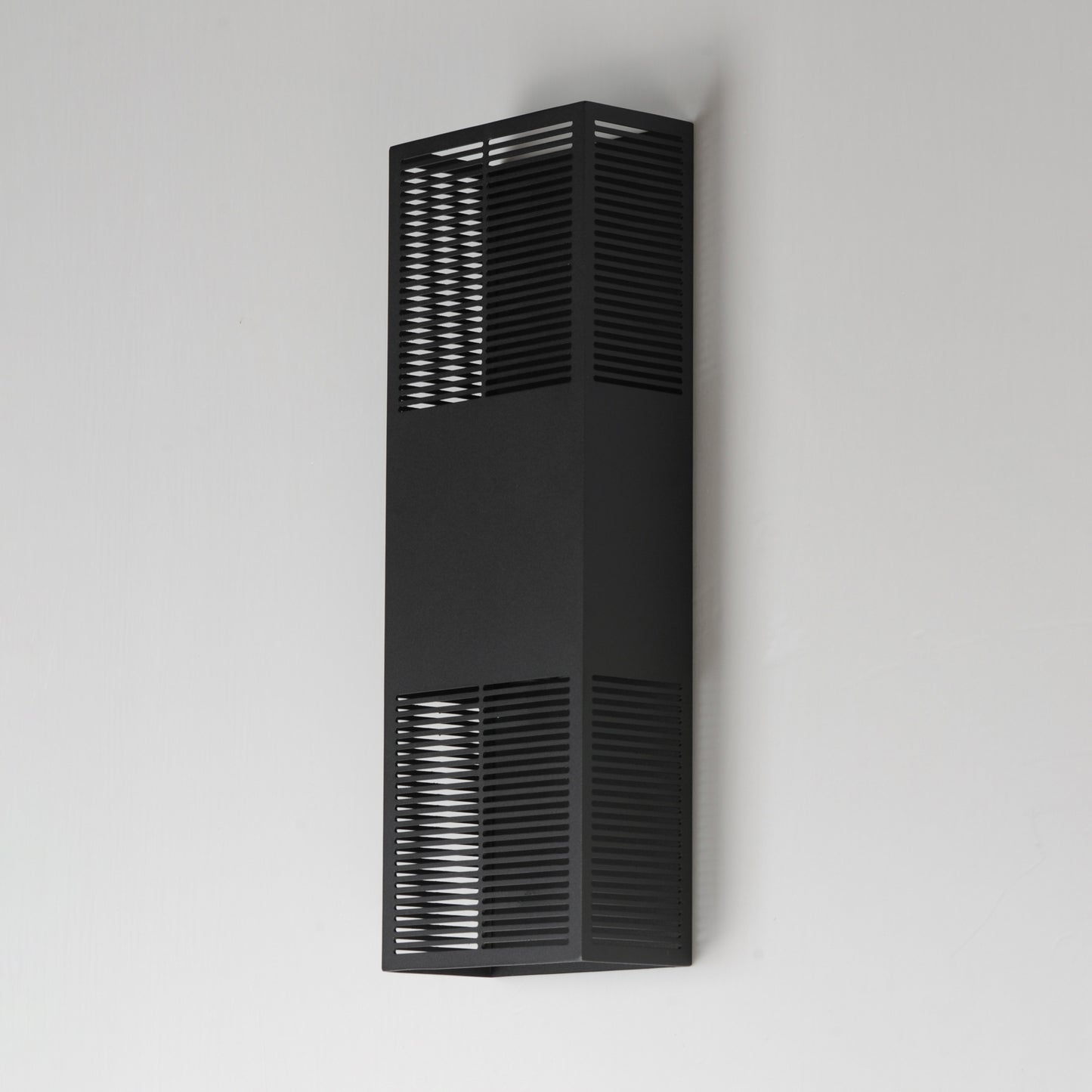 Grate 18" LED Outdoor Wall Sconce Black by ET2
