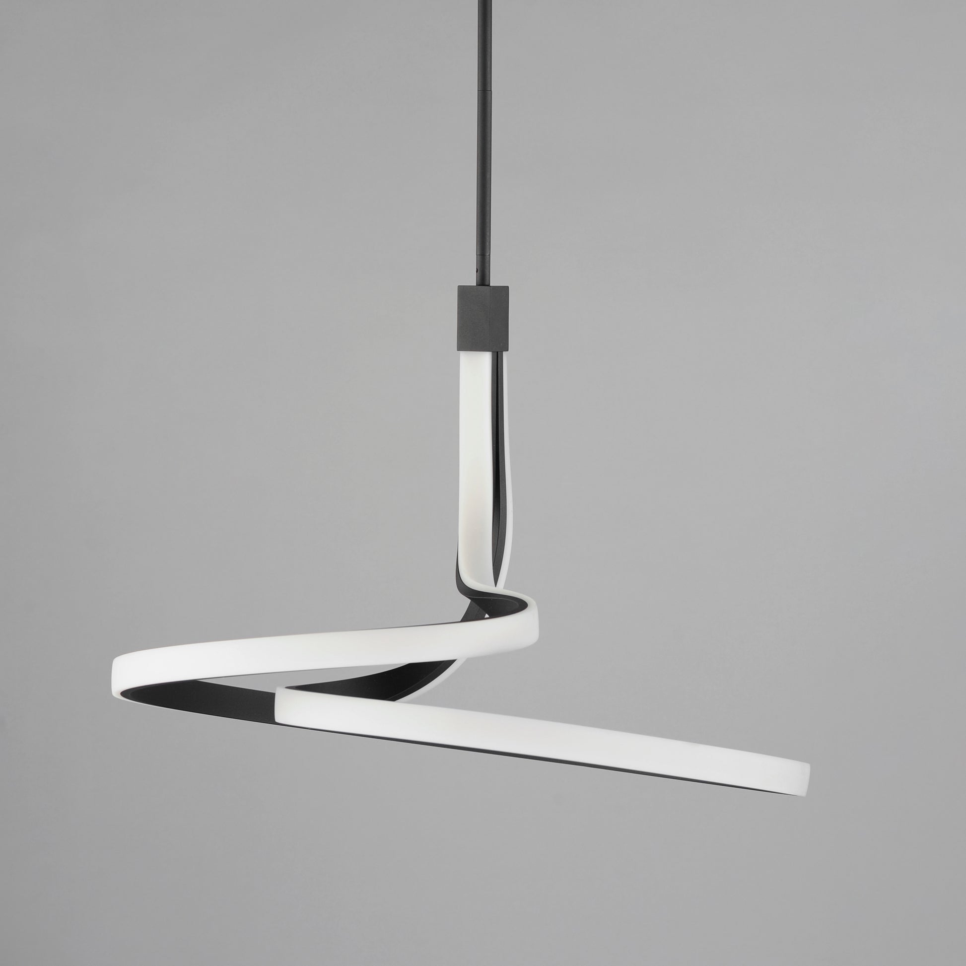 Serpentine Large Pendant Black by ET2