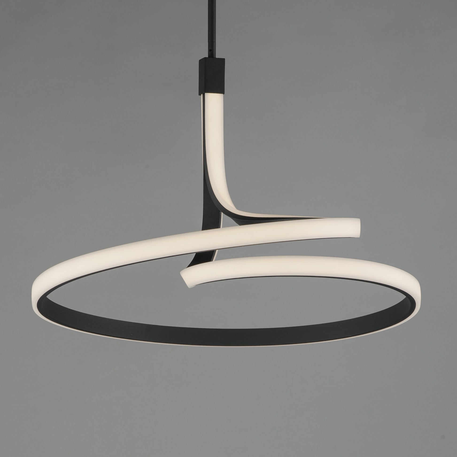 Serpentine Large Pendant Black by ET2