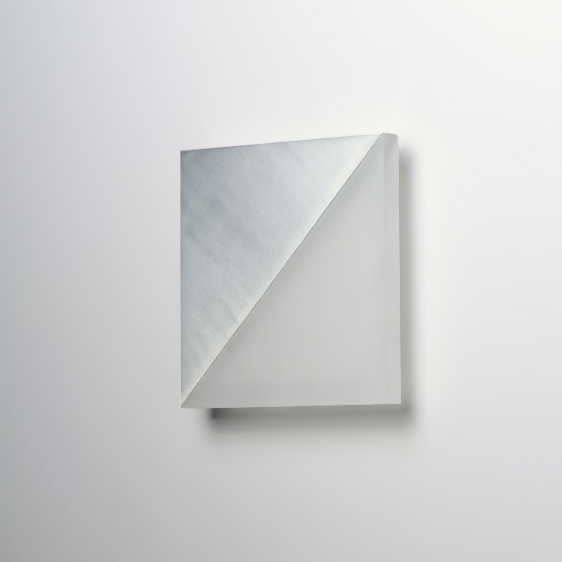 Alumilux: Glow LED Outdoor Wall Sconce Satin Aluminum by ET2
