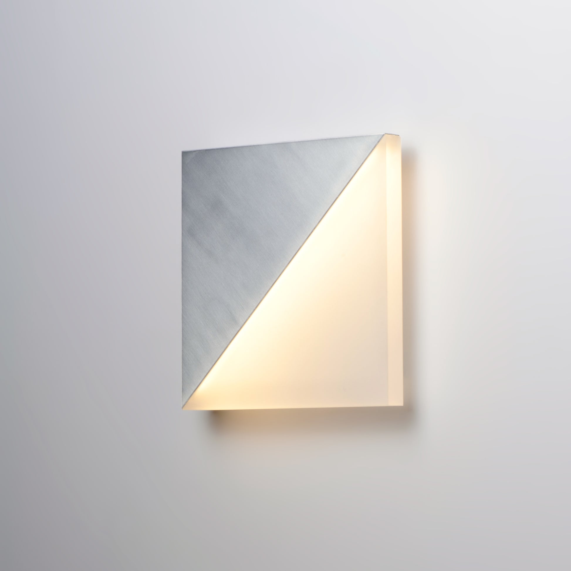 Alumilux: Glow LED Outdoor Wall Sconce Satin Aluminum by ET2