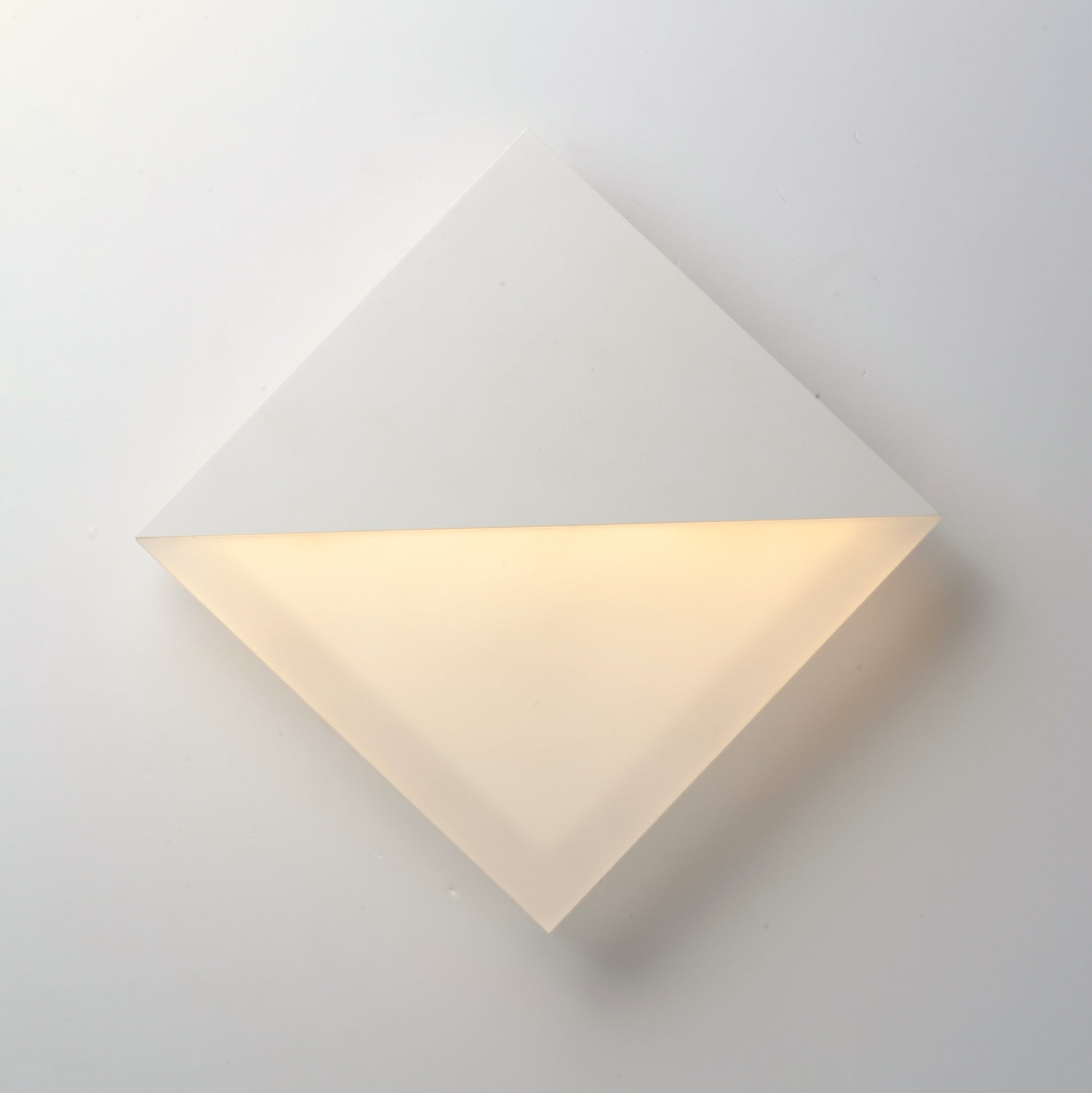 Alumilux: Glow LED Outdoor Wall Sconce White by ET2