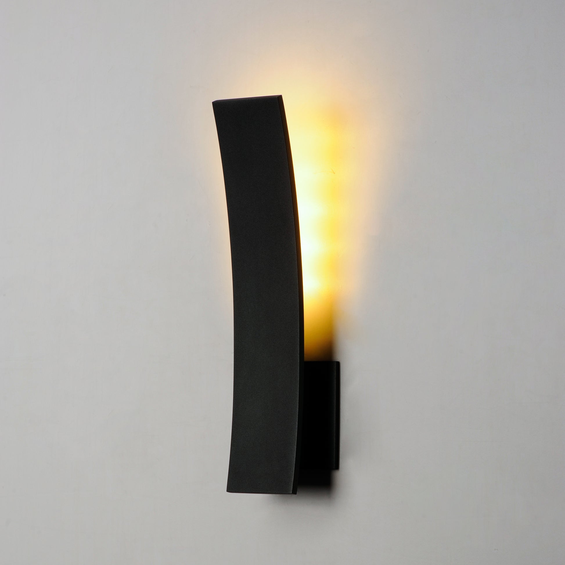 Alumilux: Prime LED Outdoor Wall Sconce Black by ET2