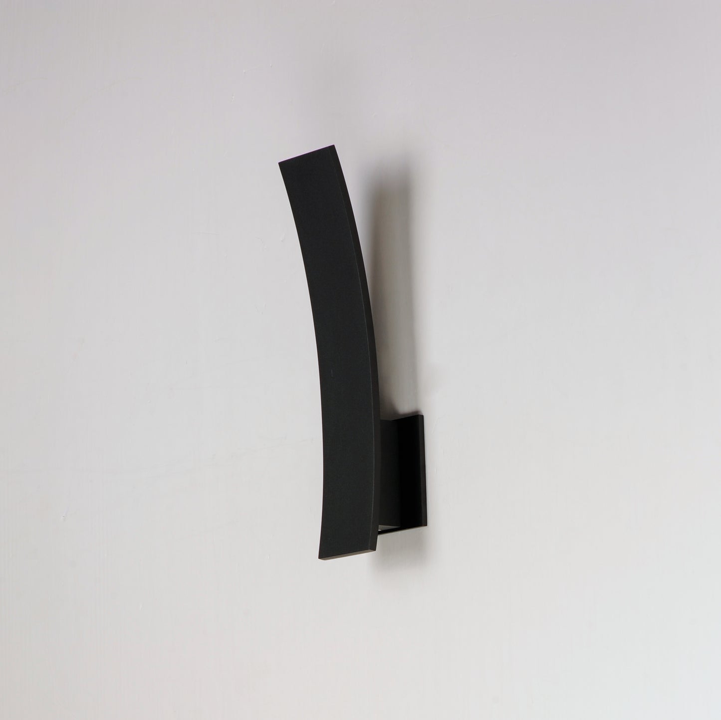 Alumilux: Prime LED Outdoor Wall Sconce Black by ET2