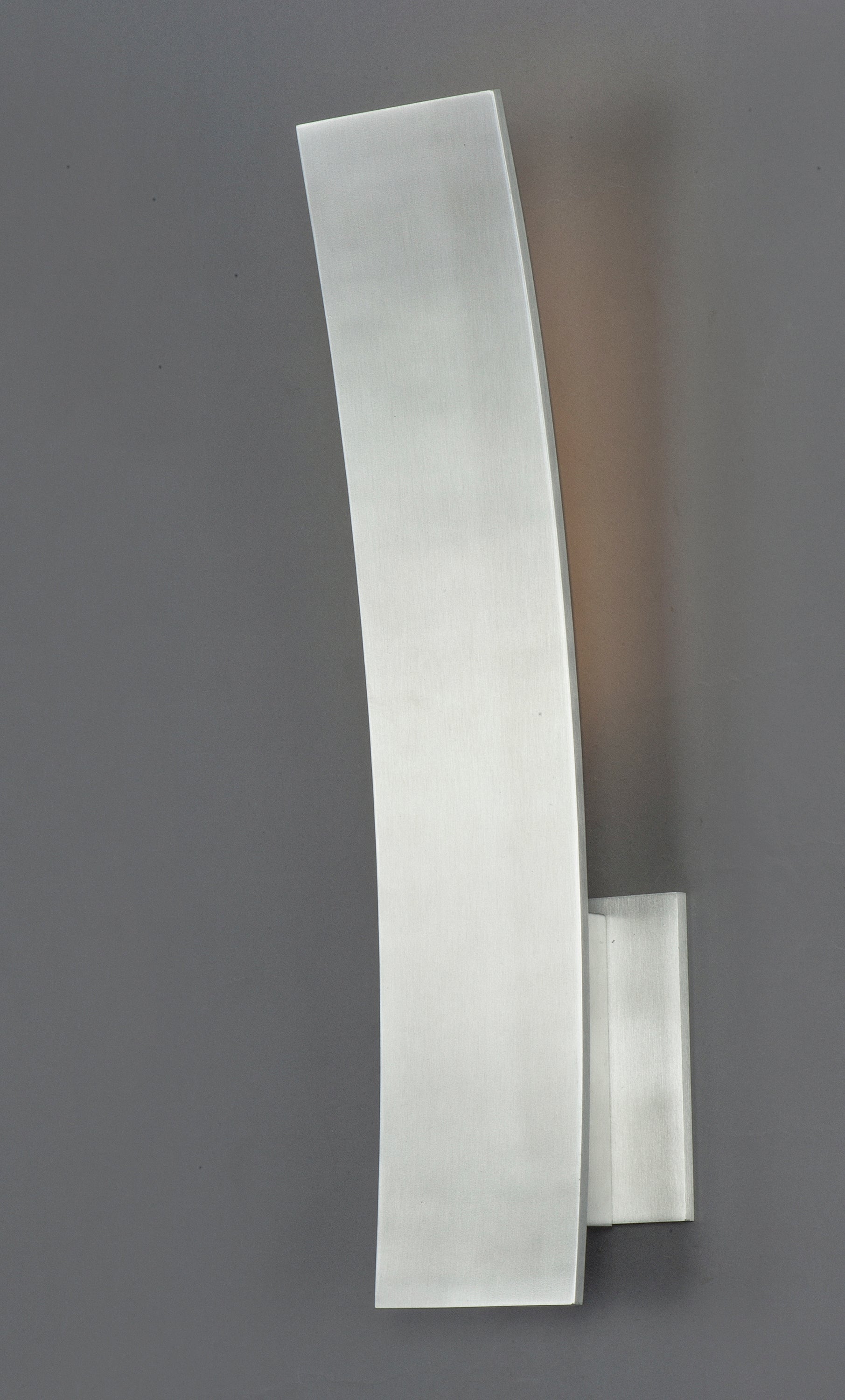 Alumilux: Prime LED Outdoor Wall Sconce Satin Aluminum by ET2