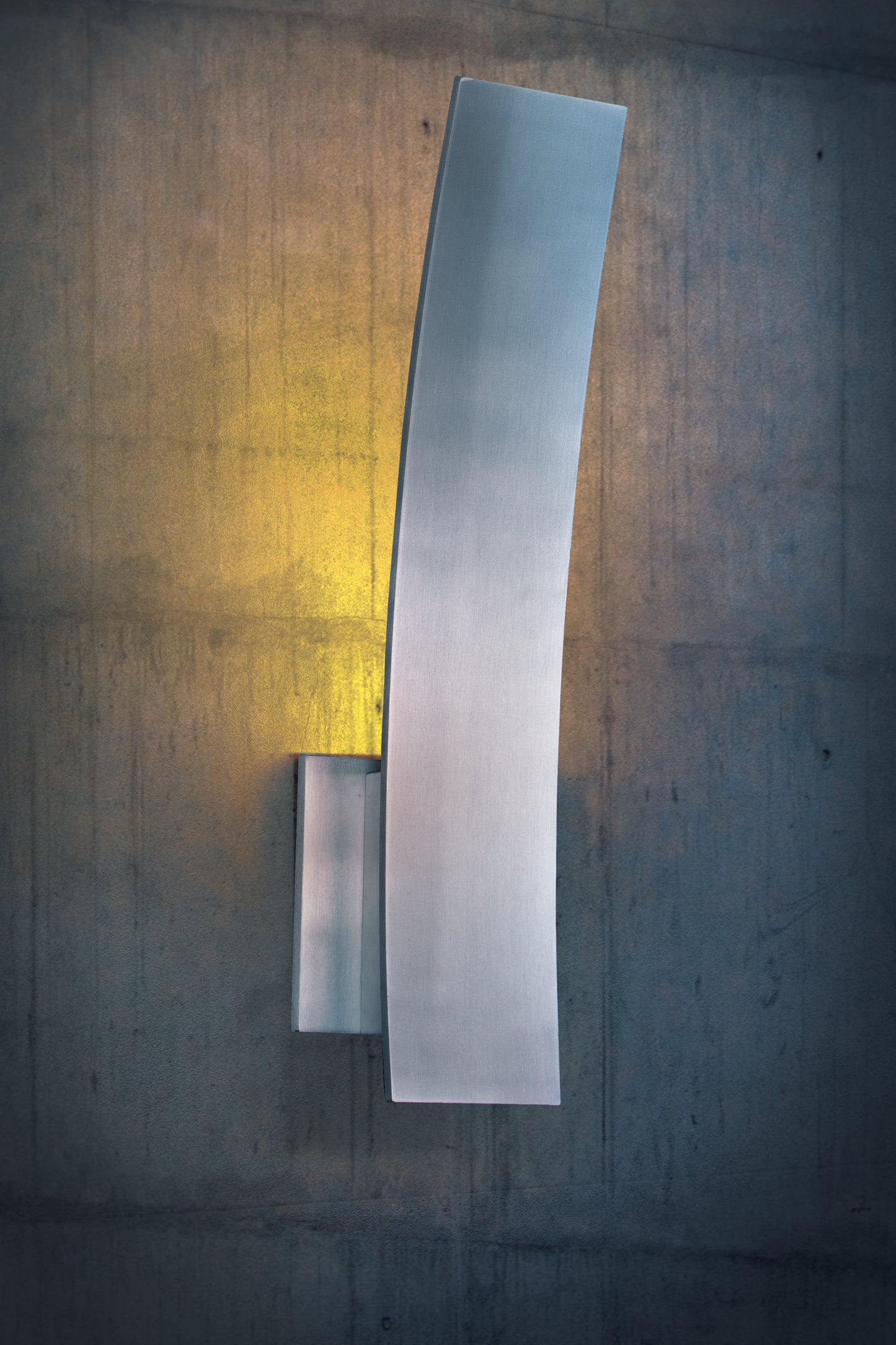 Alumilux: Prime LED Outdoor Wall Sconce Satin Aluminum by ET2