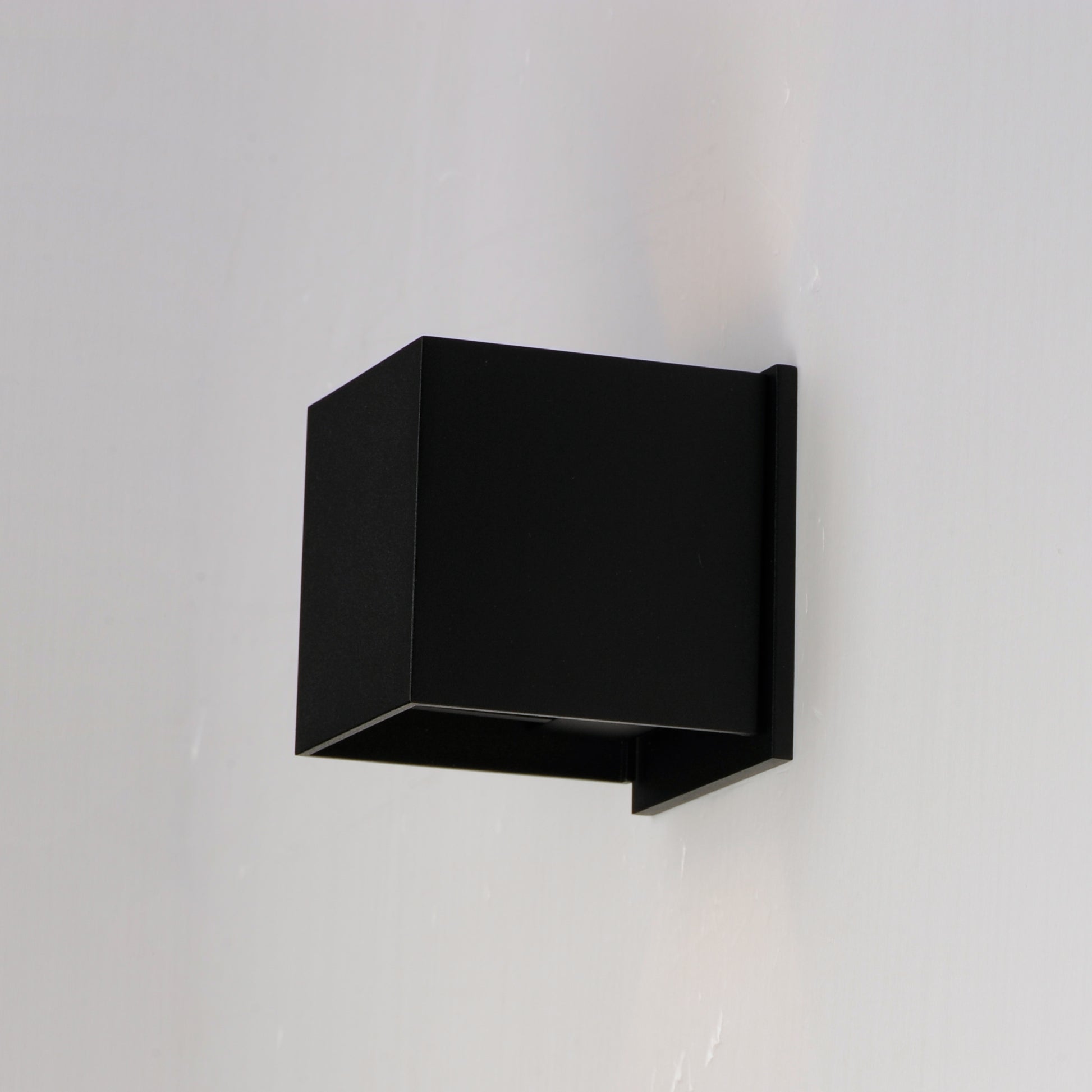 Alumilux: Cube LED Outdoor Wall Sconce Black by ET2