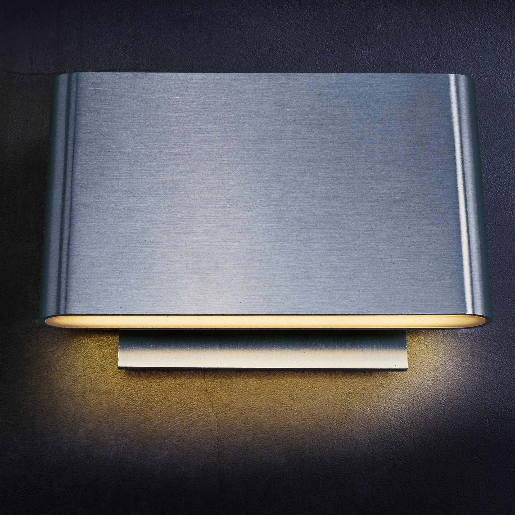 Alumilux: Spartan LED Outdoor Wall Sconce Satin Aluminum by ET2