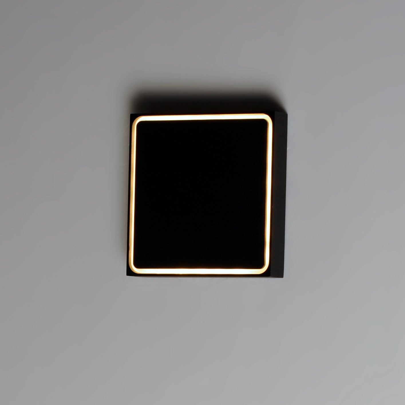 Alumilux: Outline LED Outdoor Wall Sconce Black by ET2