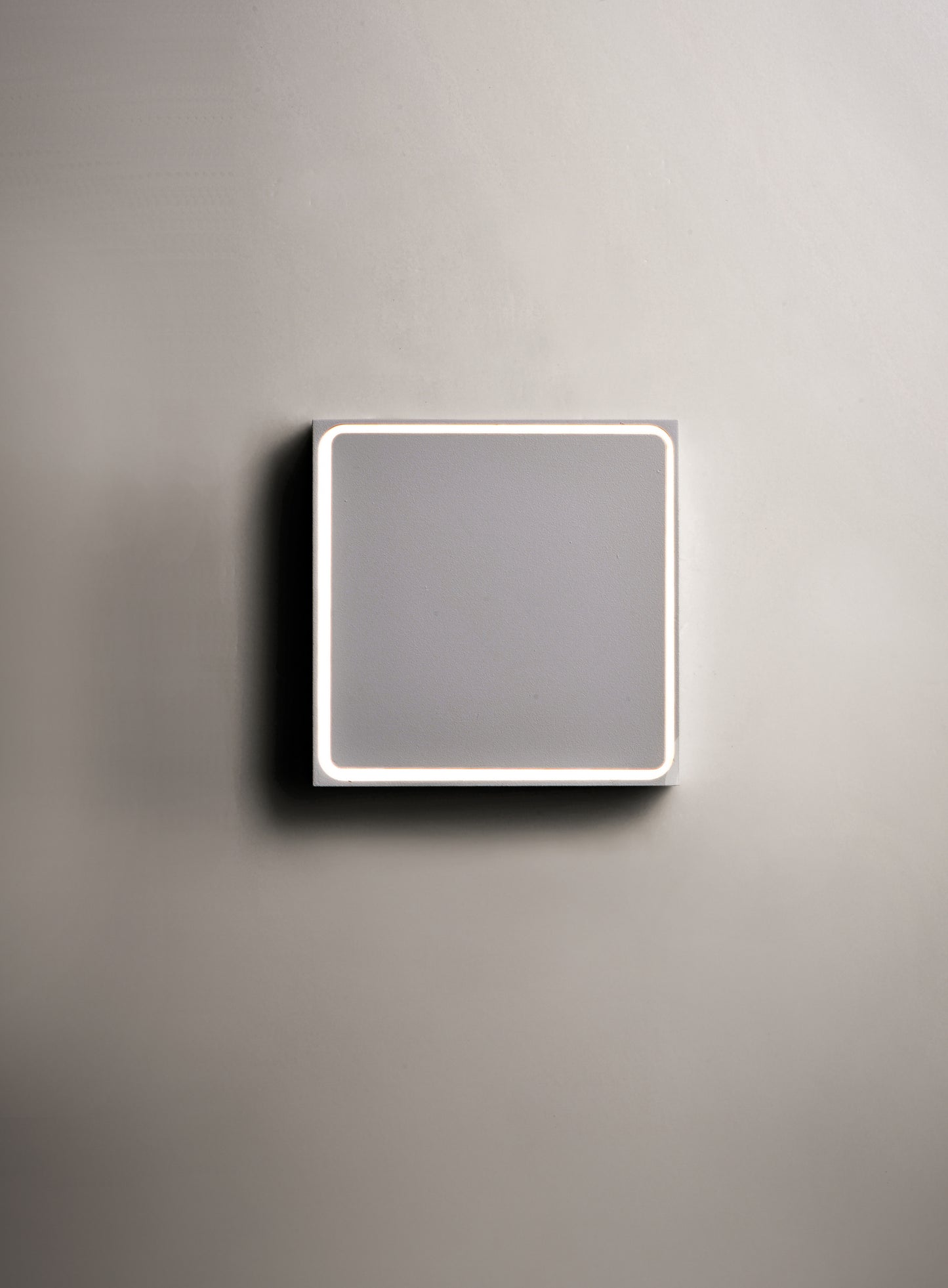 Alumilux: Outline LED Outdoor Wall Sconce White by ET2