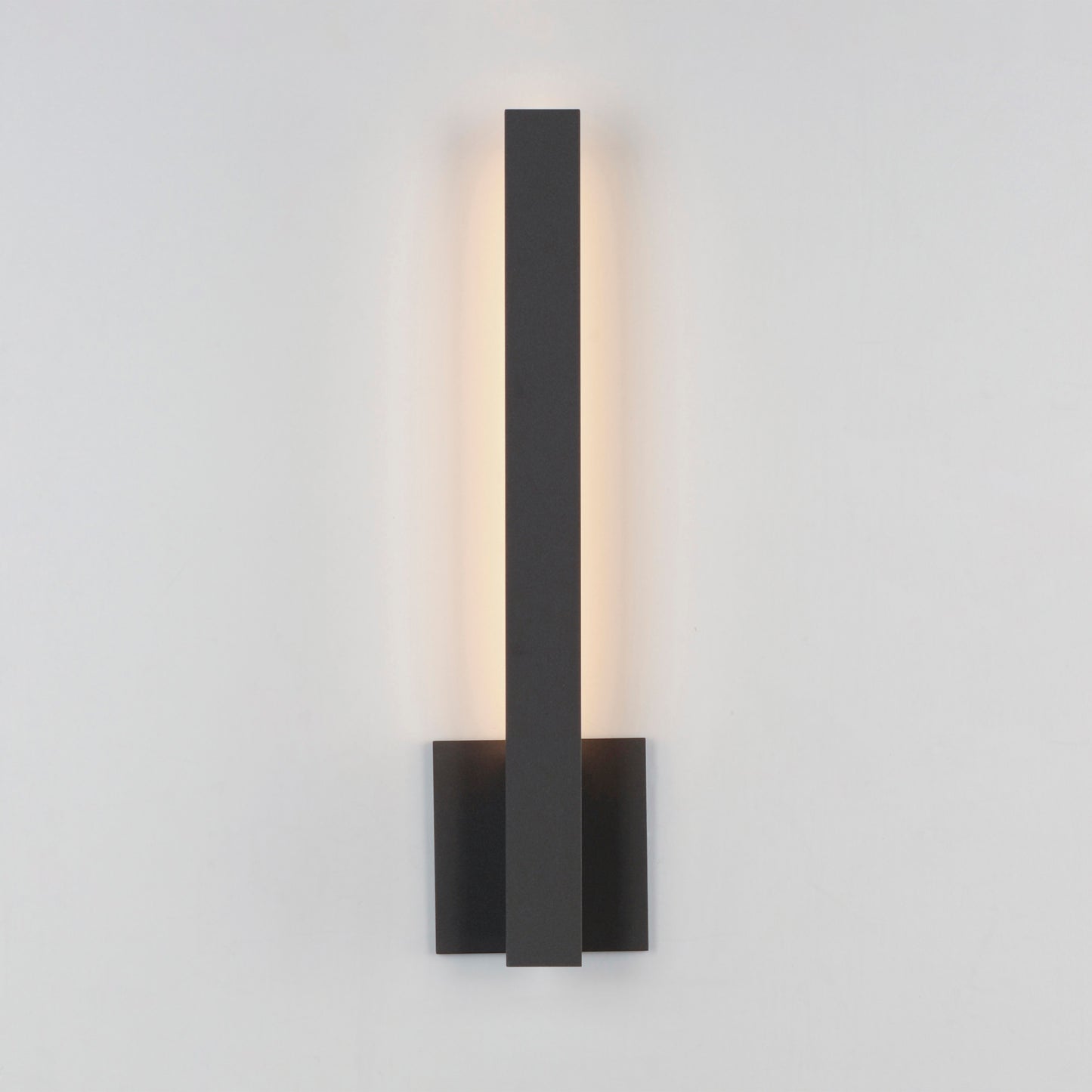 Alumilux: Line 18" LED Outdoor Wall Sconce Architectural Bronze by ET2