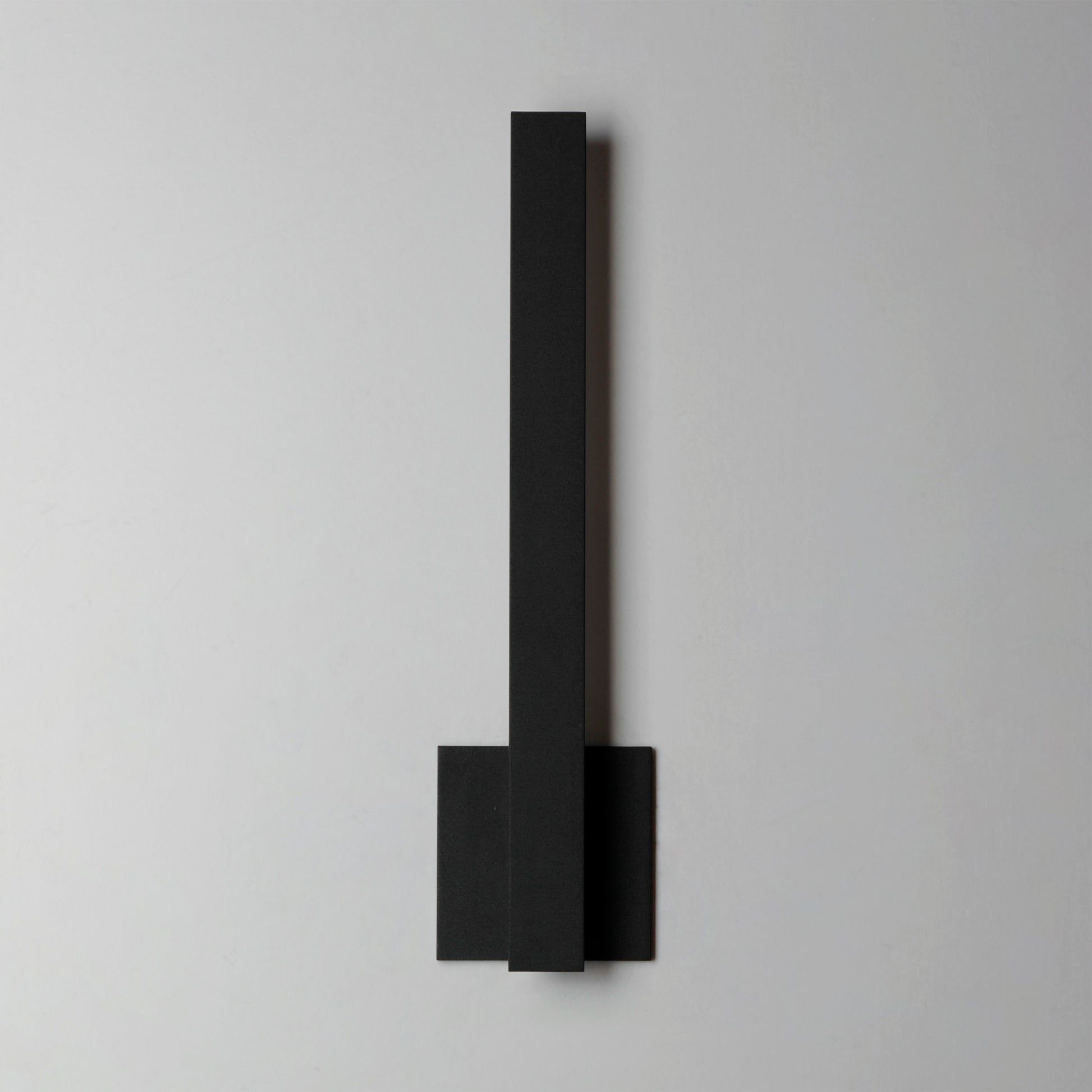 Alumilux: Line 18" LED Outdoor Wall Sconce Black by ET2
