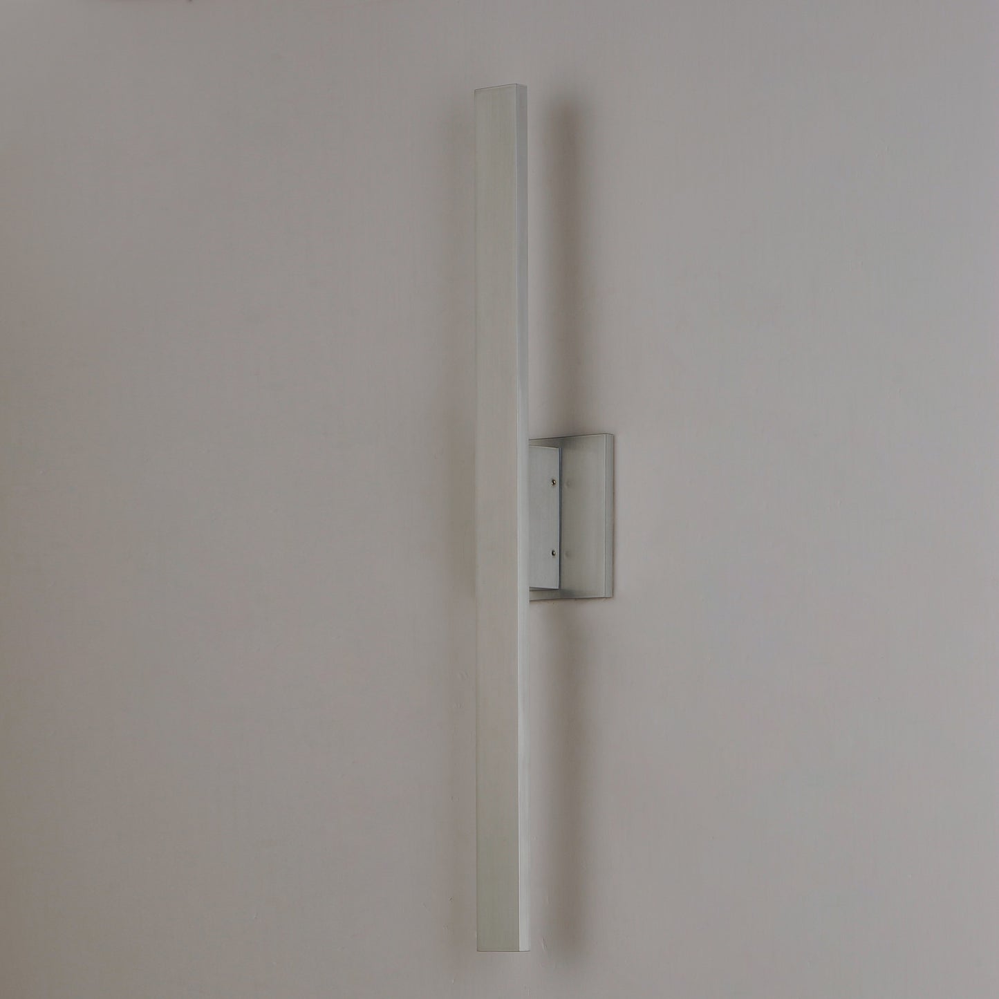 Alumilux: Line 24" LED Outdoor Wall Sconce Satin Aluminum by ET2