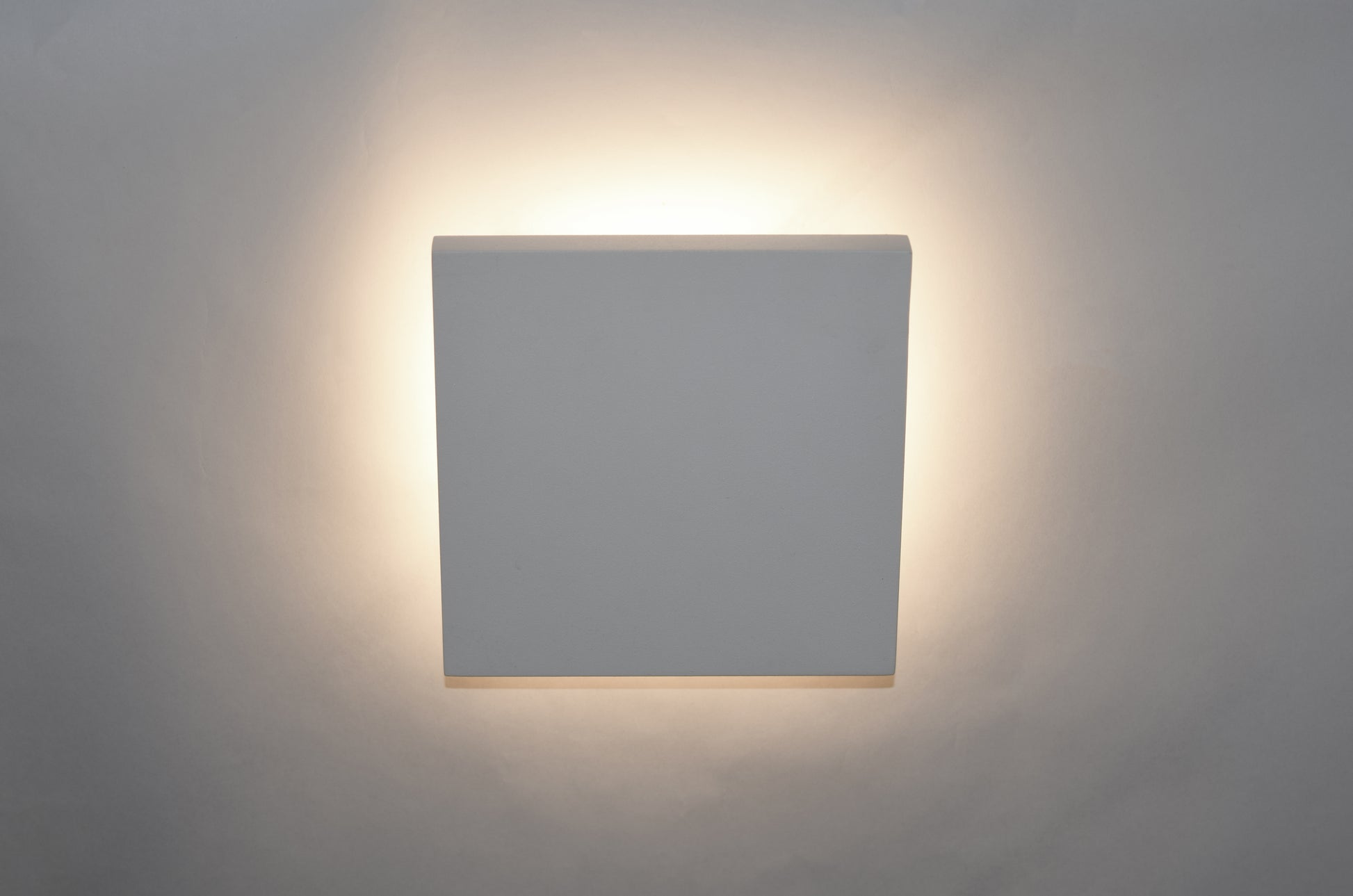 Alumilux: Tau LED Outdoor Wall Sconce White by ET2