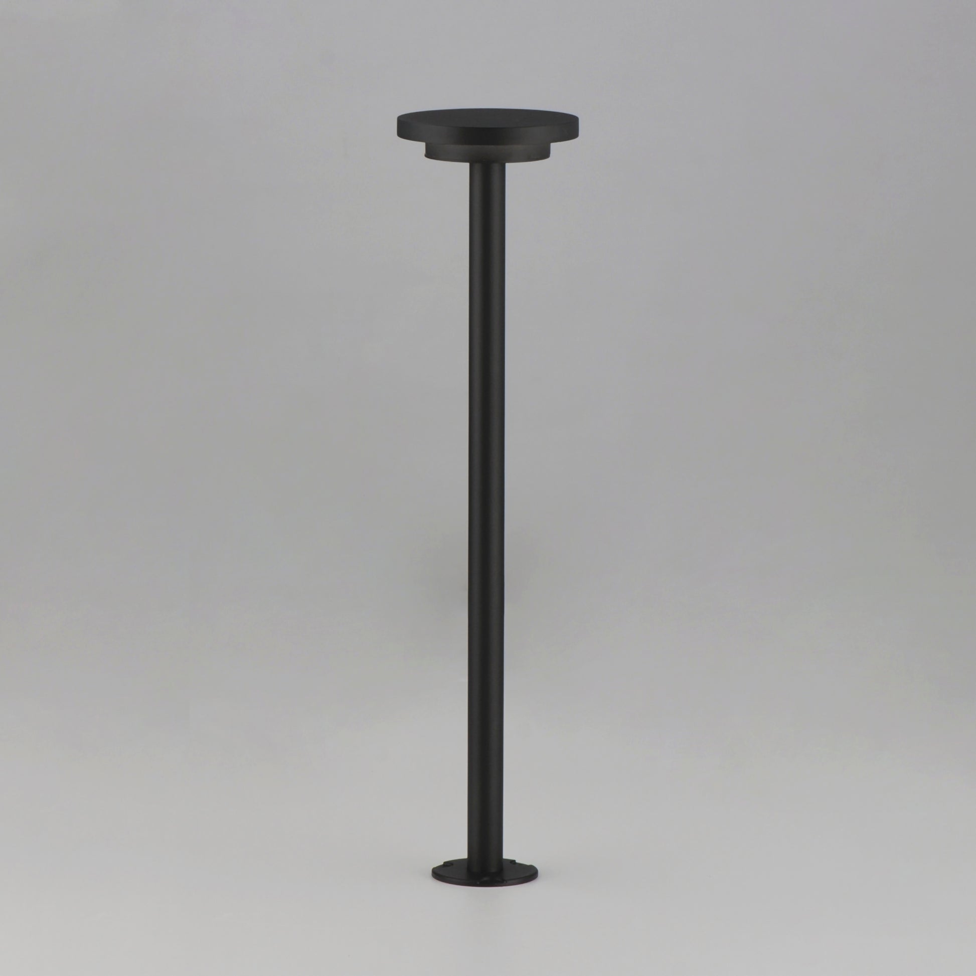 Alumilux: Bollard Dish Light with 16" Pole Black by ET2