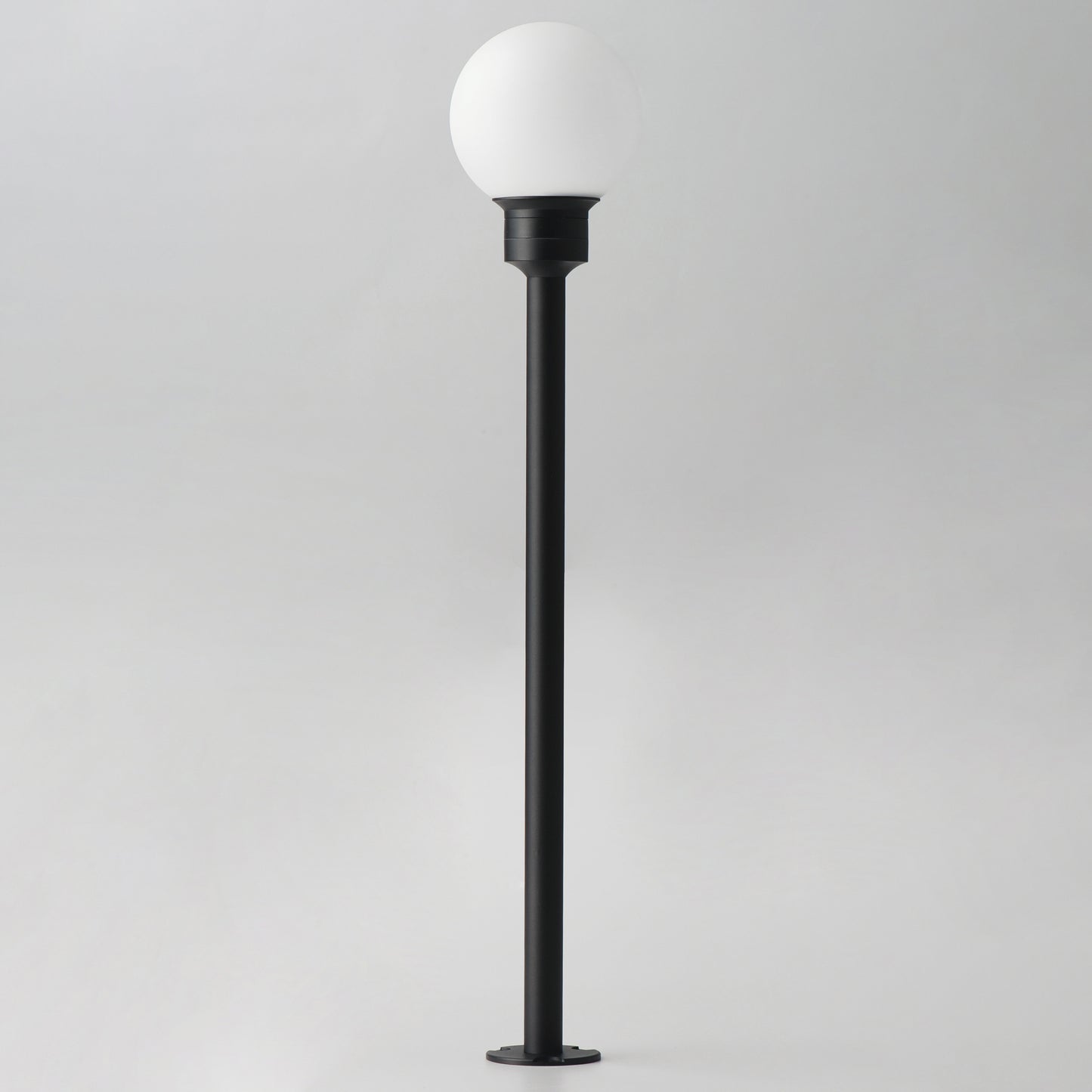 Alumilux: Bollard Globe Light with 16" Pole Black by ET2