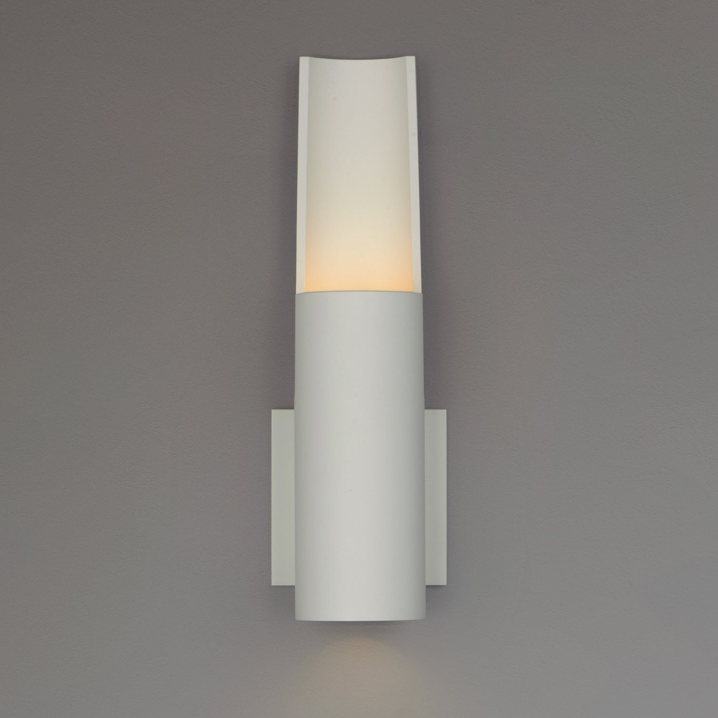 Alumilux: Runway LED Outdoor Wall Sconce White by ET2