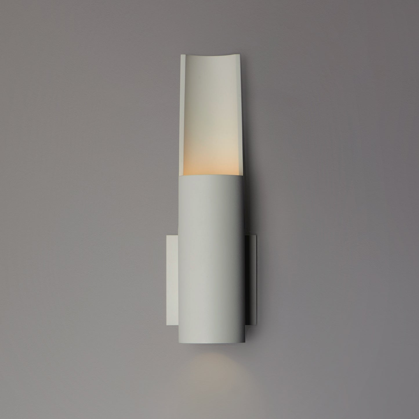 Alumilux: Runway LED Outdoor Wall Sconce White by ET2