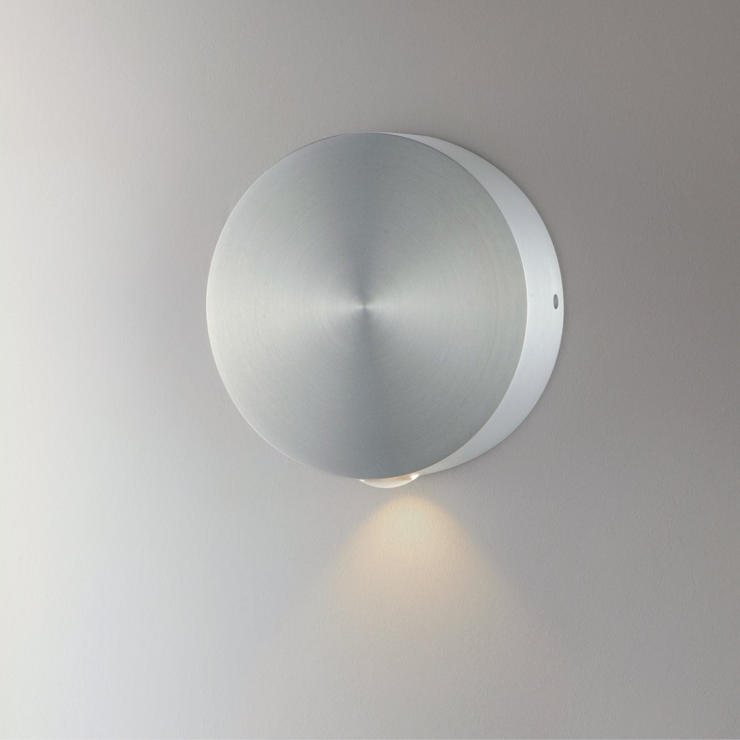 Alumilux: Glint LED Outdoor Wall Sconce Satin Aluminum by ET2