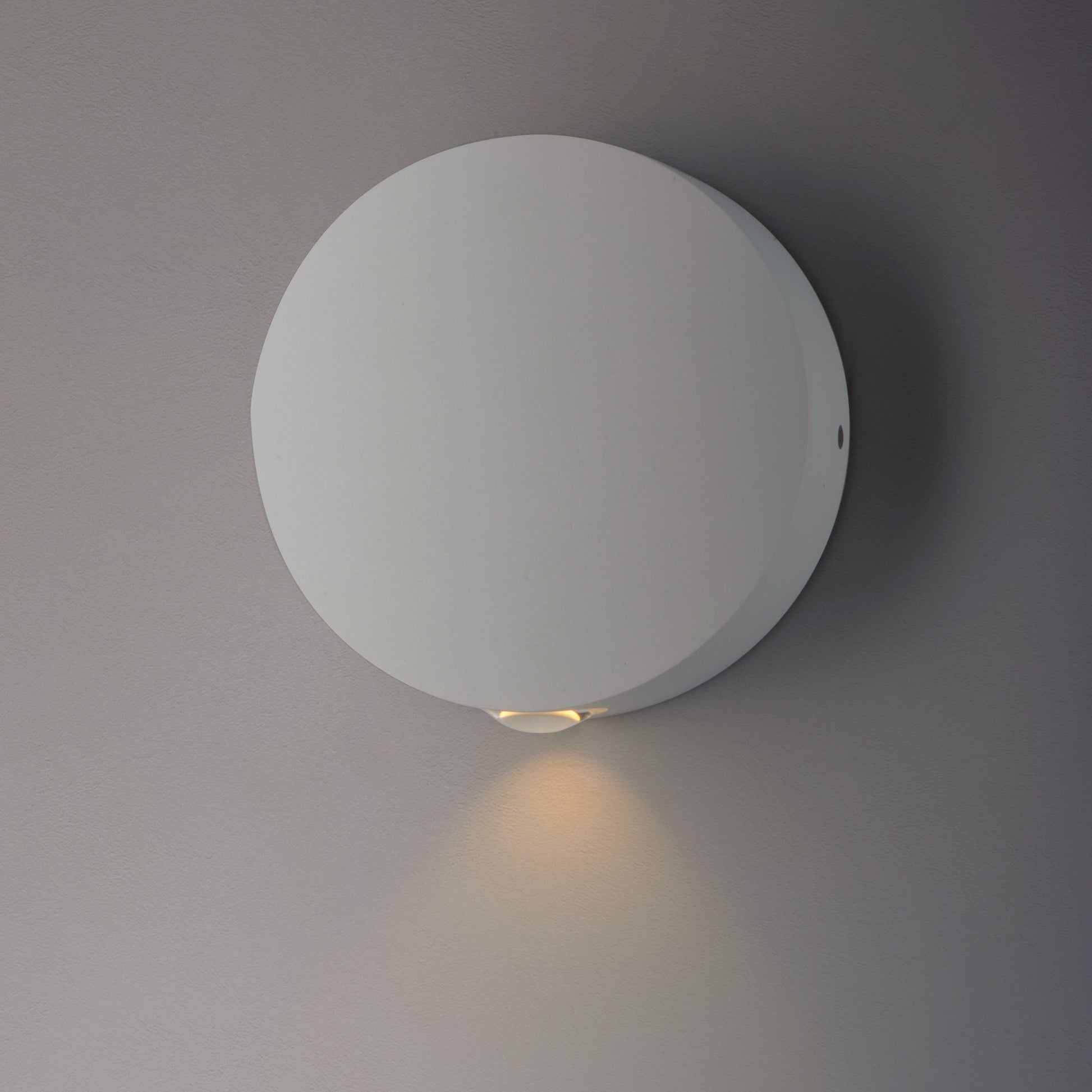 Alumilux: Glint LED Outdoor Wall Sconce White by ET2