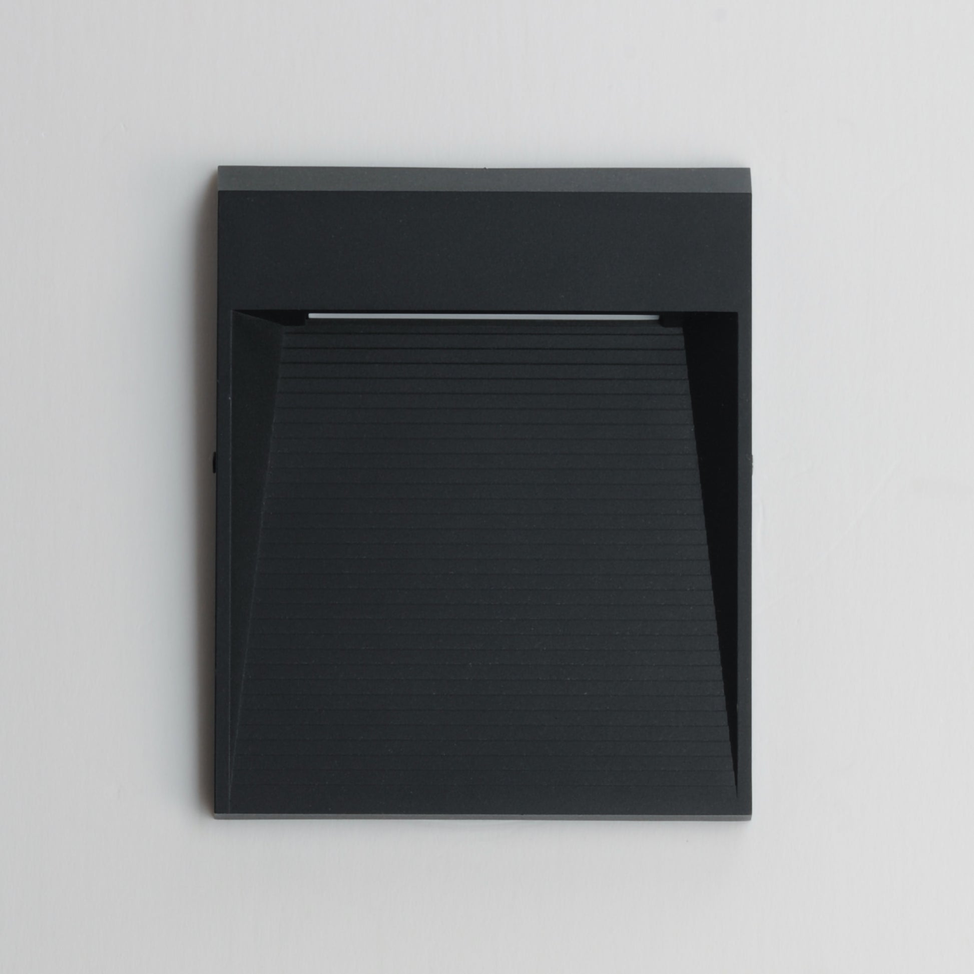 Steppes LED Outdoor Sconce Black by ET2