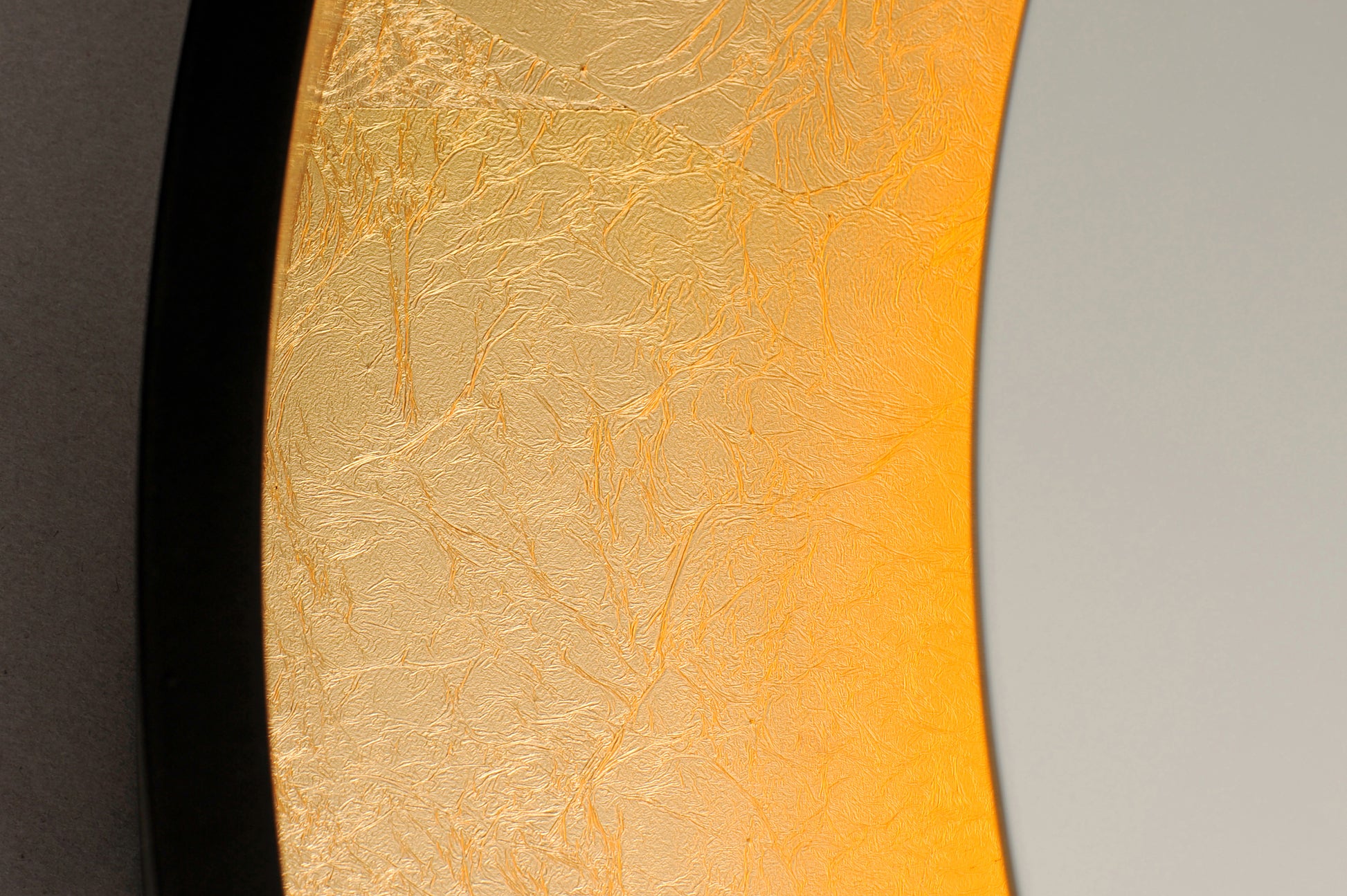 Floating LED Mirror Round 23.5" Gold Leaf/Black by ET2