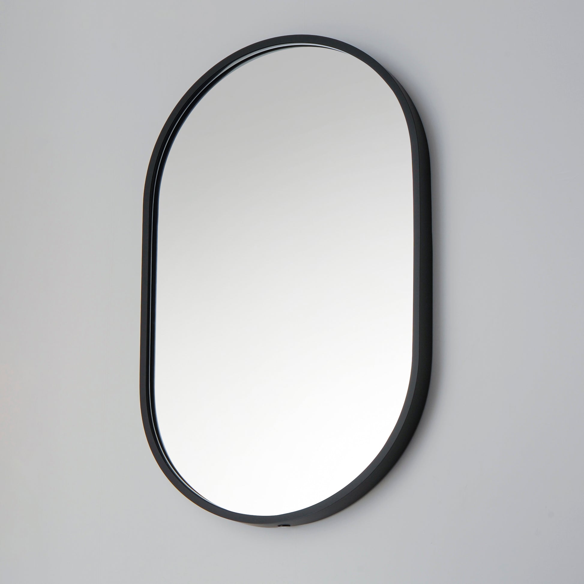 Elisse Oval 20"x32" Oval LED Mirror Black by ET2
