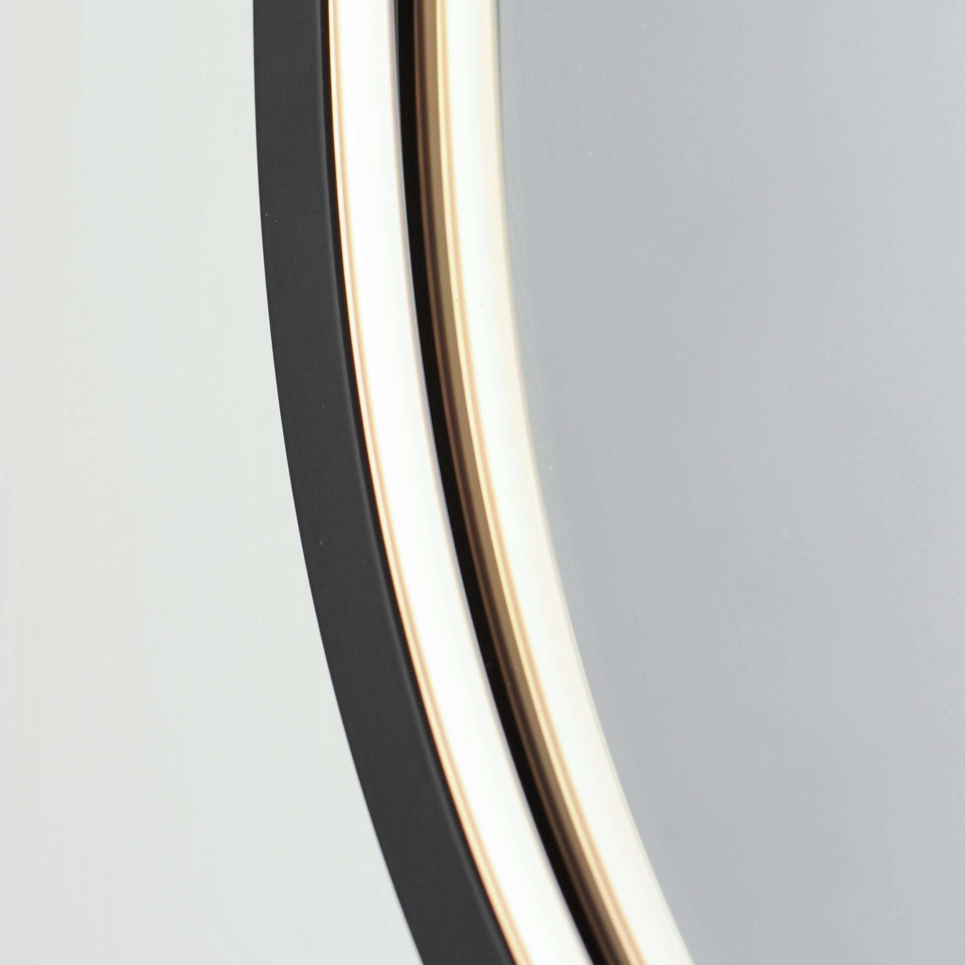 Elisse Oval 20"x32" Oval LED Mirror Black by ET2