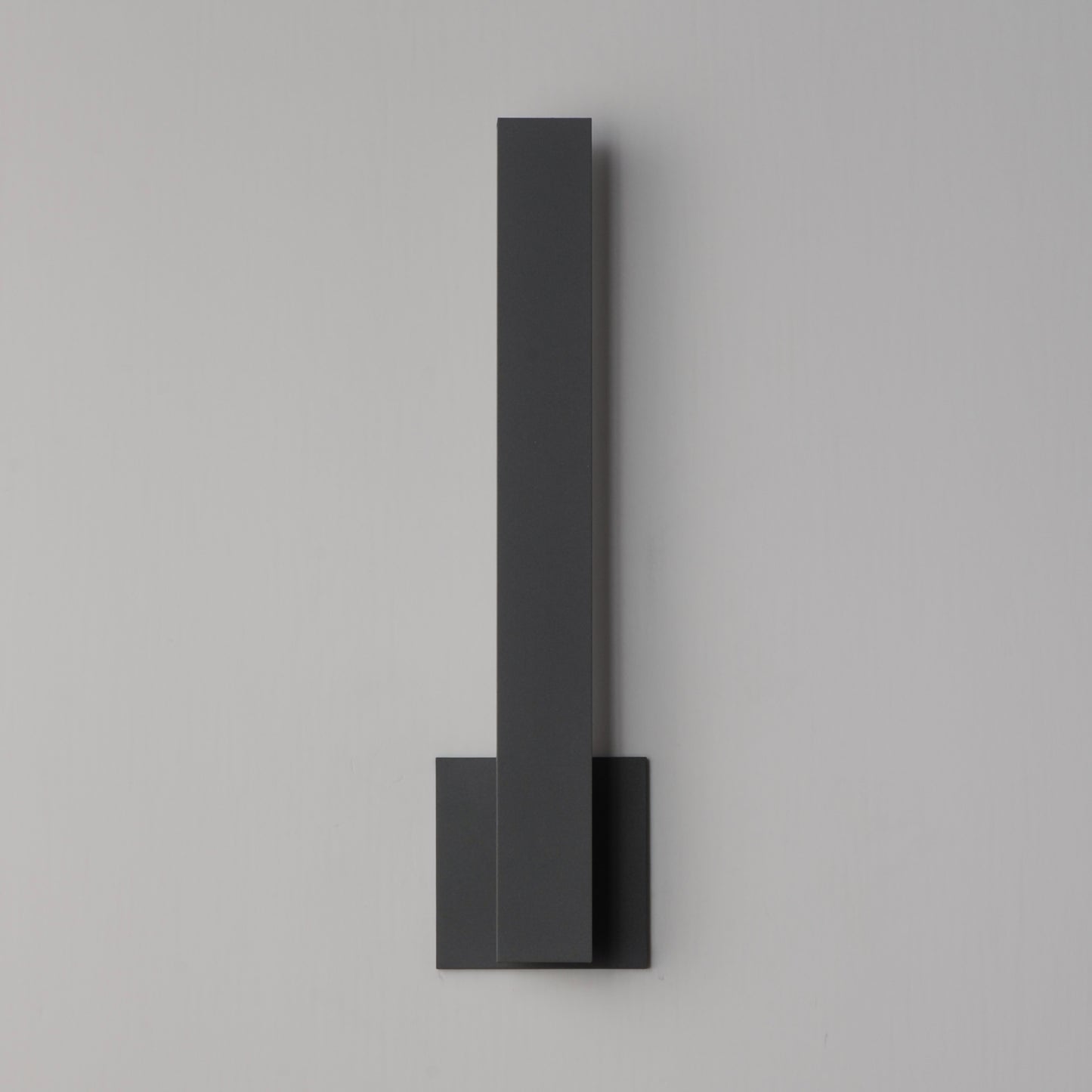 Alumilux: Line 5CCT 18" LED Outdoor Wall Sconce Architectural Bronze by ET2