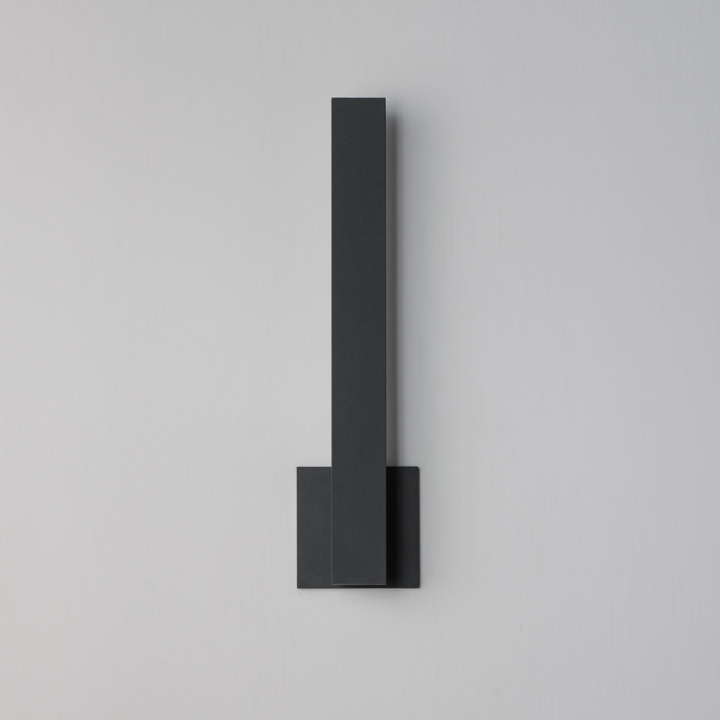 Alumilux: Line 5CCT 18" LED Outdoor Wall Sconce Black by ET2