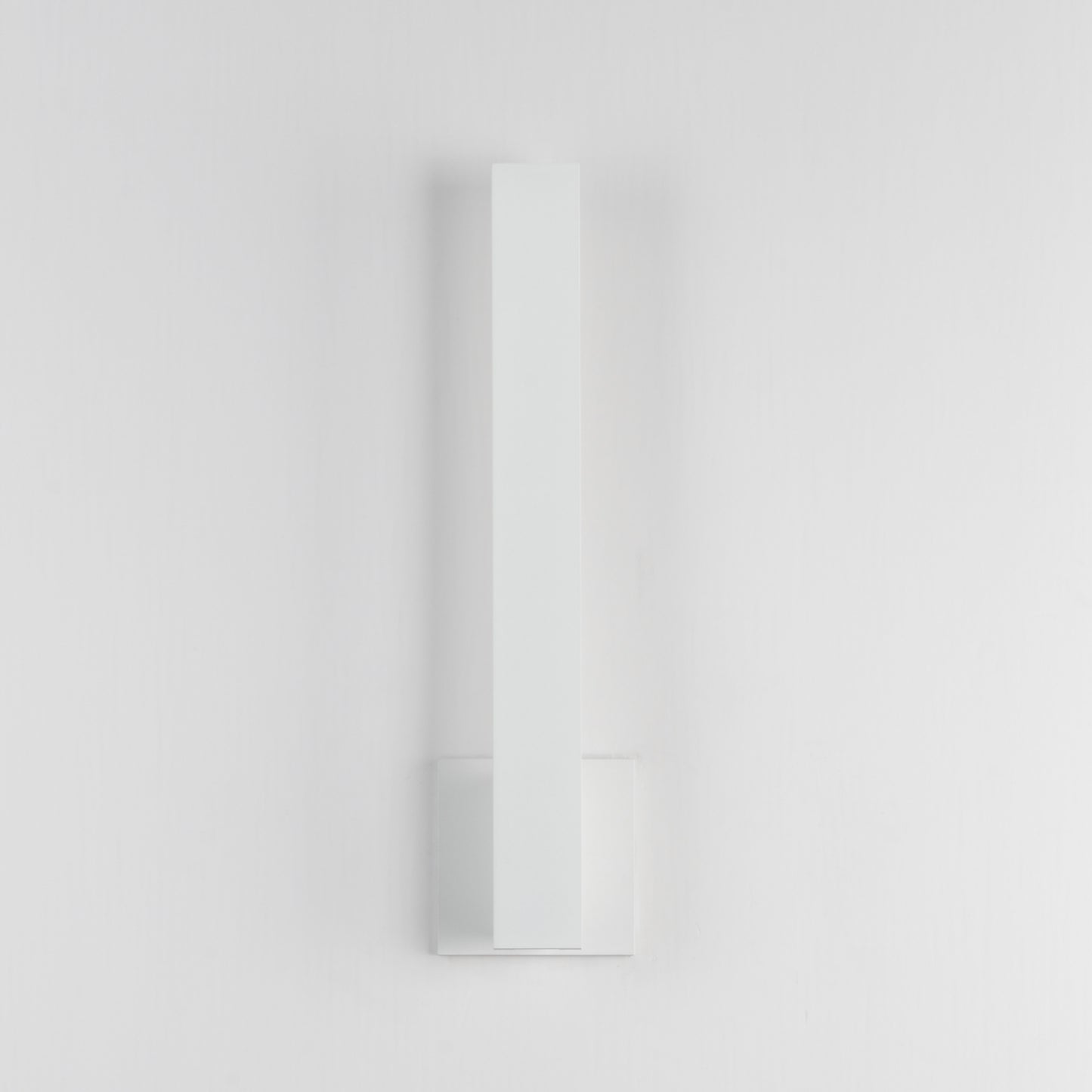 Alumilux: Line 5CCT 18" LED Outdoor Wall Sconce White by ET2