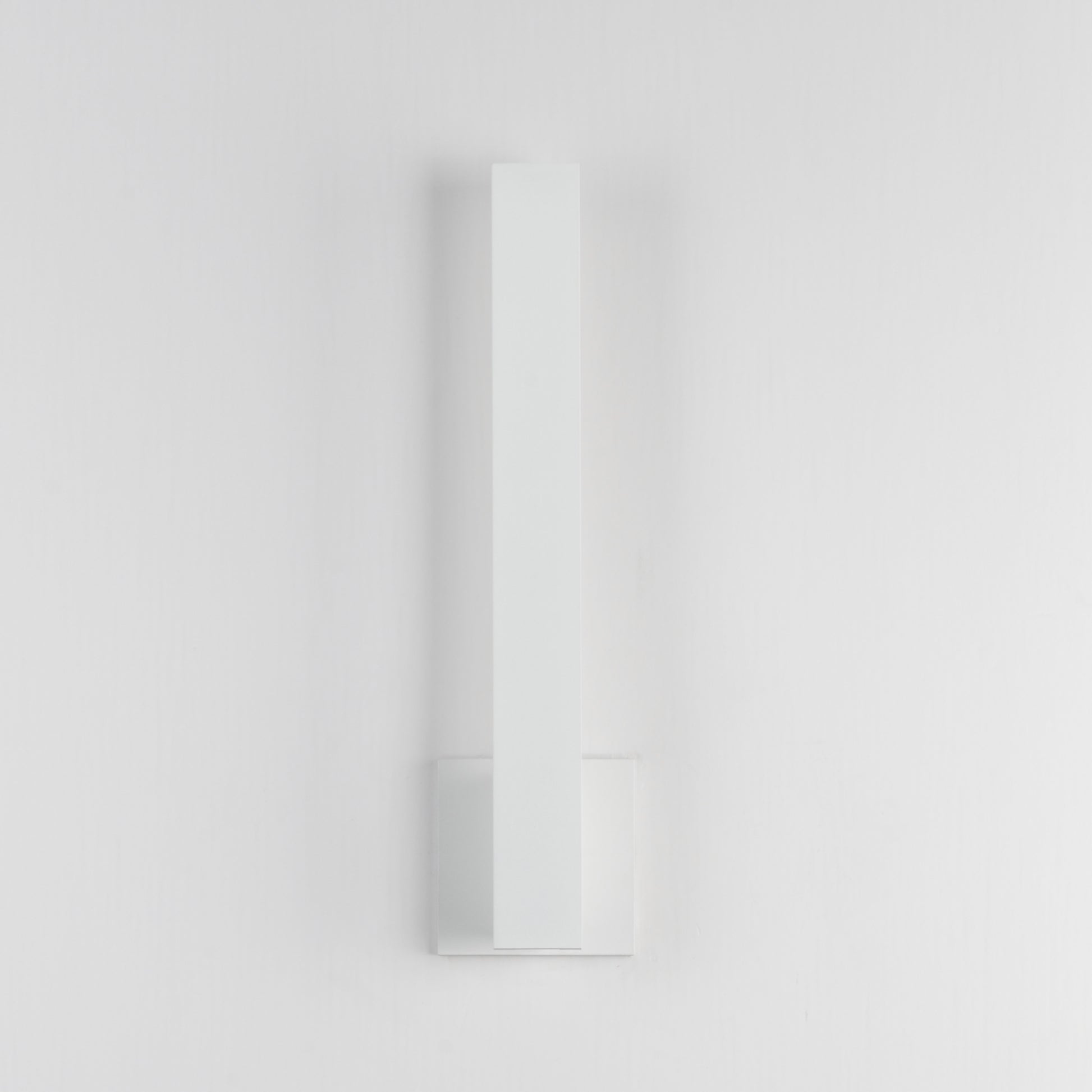 Alumilux: Line 5CCT 18" LED Outdoor Wall Sconce White by ET2