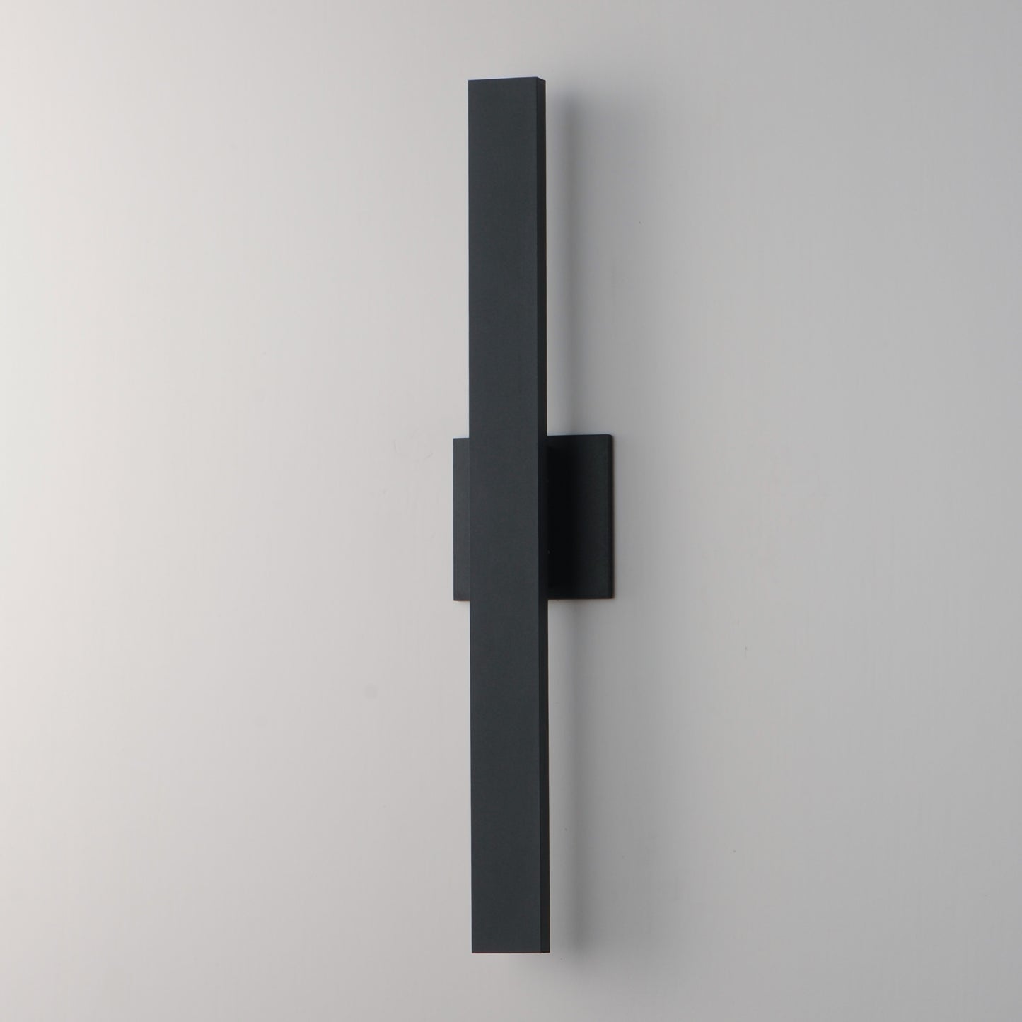 Alumilux: Line 5CCT 24" LED Outdoor Wall Sconce Black by ET2