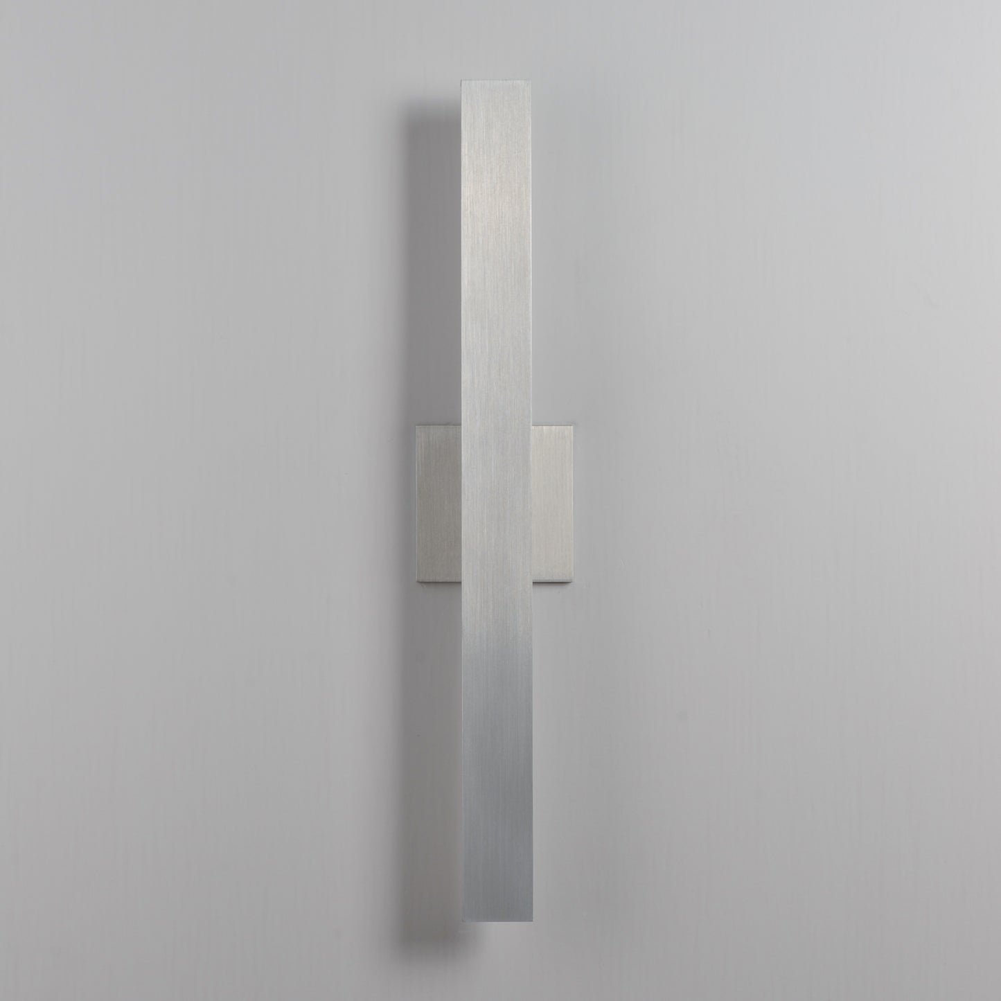 Alumilux: Line 5CCT 24" LED Outdoor Wall Sconce Satin Aluminum by ET2