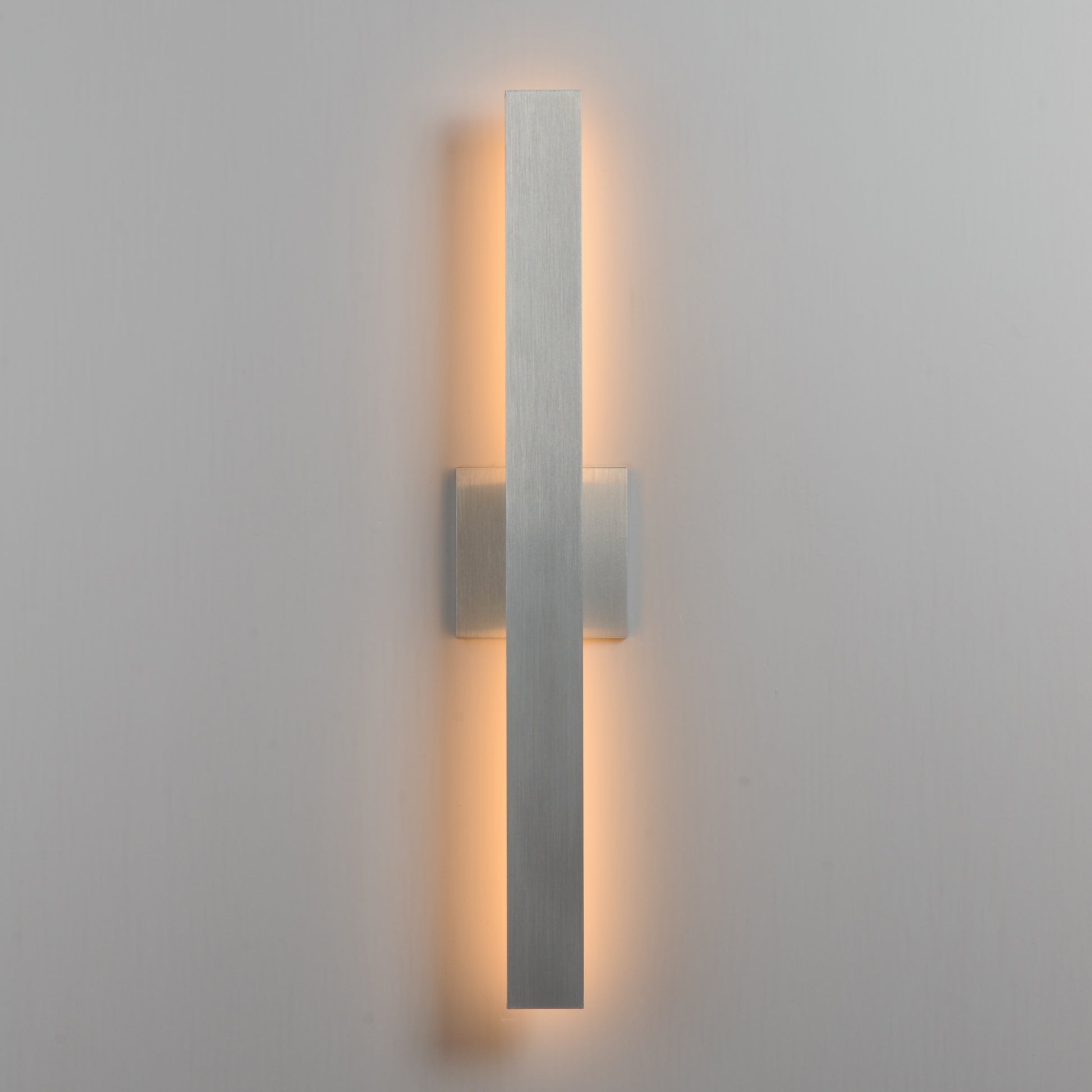 Alumilux: Line 5CCT 24" LED Outdoor Wall Sconce Satin Aluminum by ET2