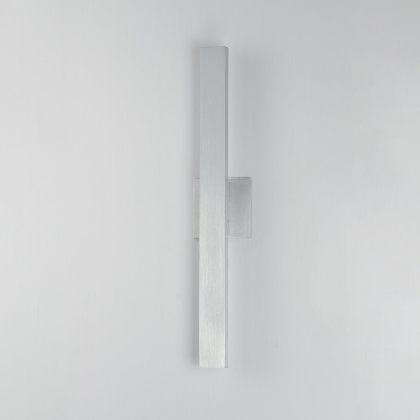 Alumilux: Line 5CCT 24" LED Outdoor Wall Sconce Satin Aluminum by ET2