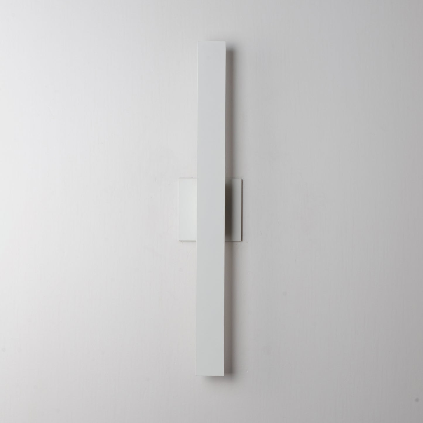 Alumilux: Line 5CCT 24" LED Outdoor Wall Sconce White by ET2