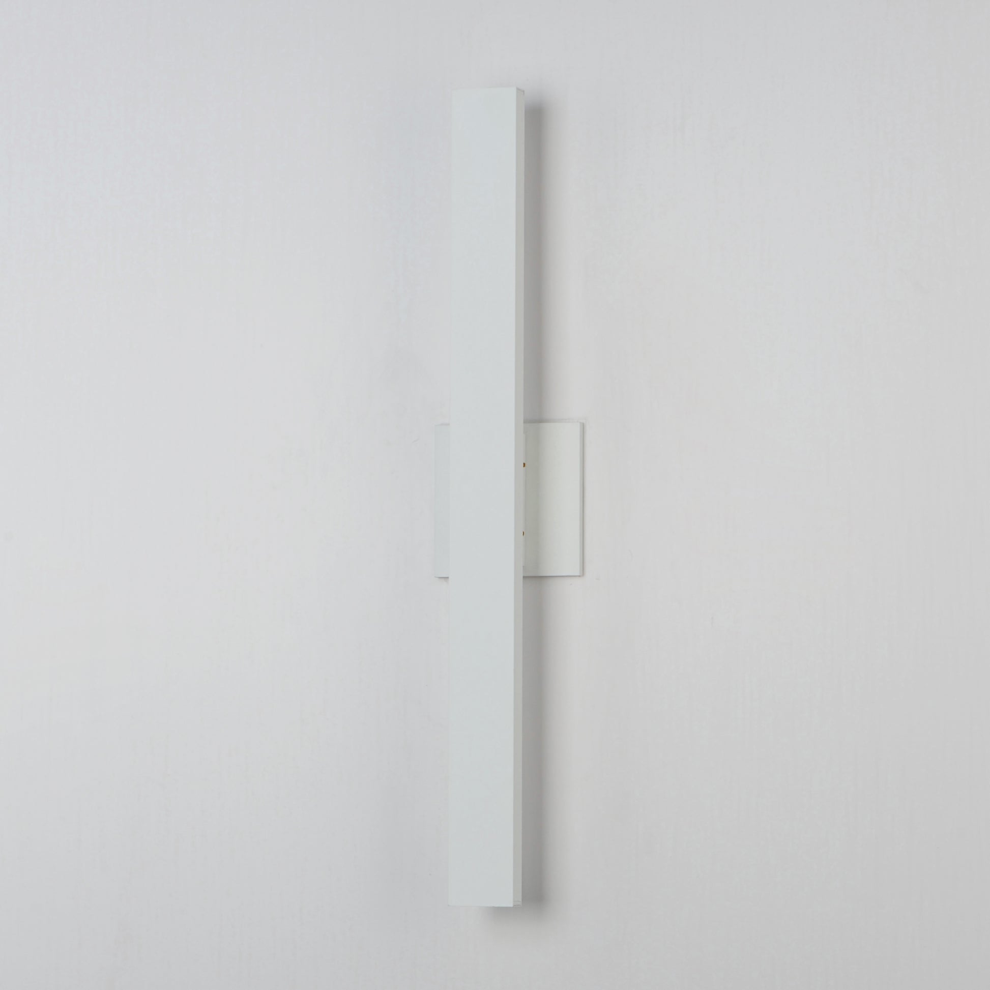 Alumilux: Line 5CCT 24" LED Outdoor Wall Sconce White by ET2