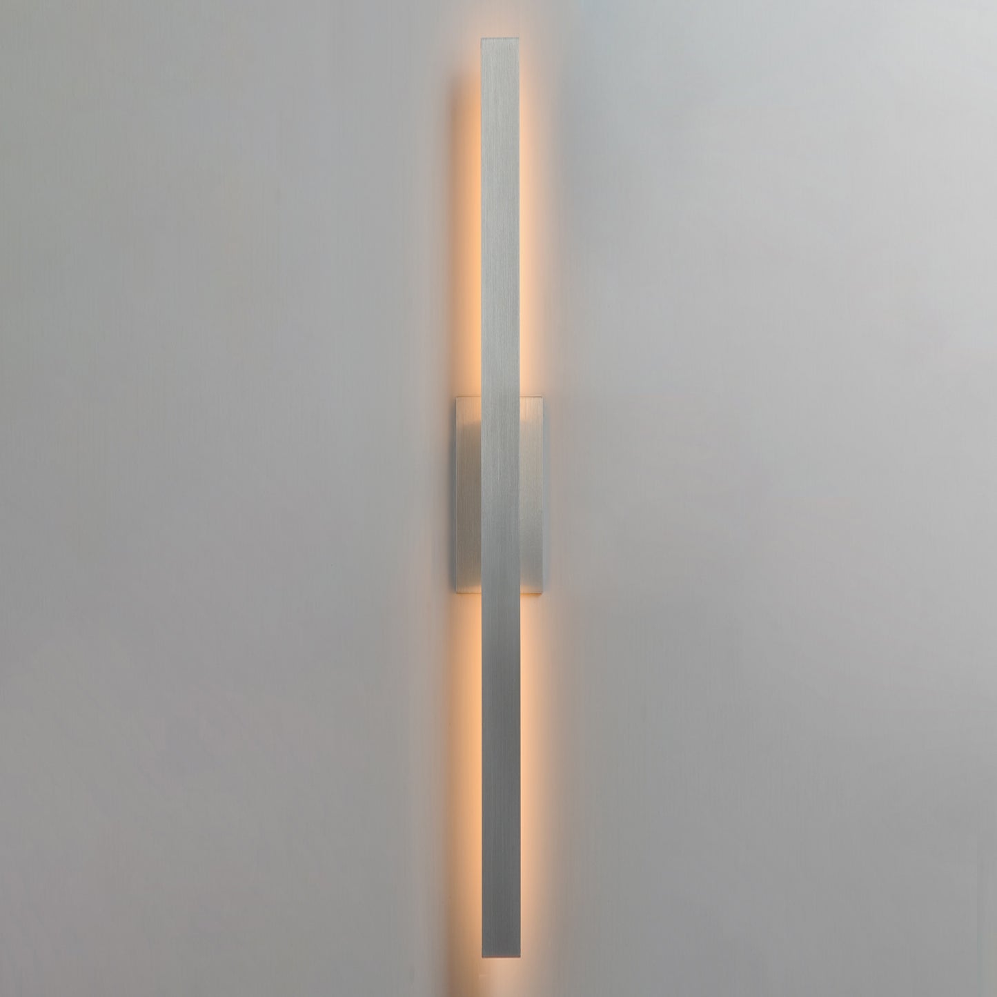 Alumilux: Line 5CCT 51" LED Outdoor Wall Sconce Satin Aluminum by ET2