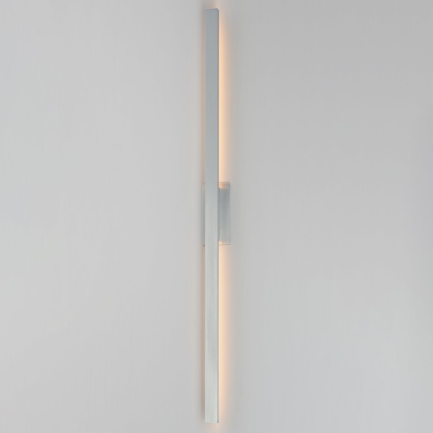 Alumilux: Line 5CCT 96" LED Outdoor Wall Sconce Satin Aluminum by ET2