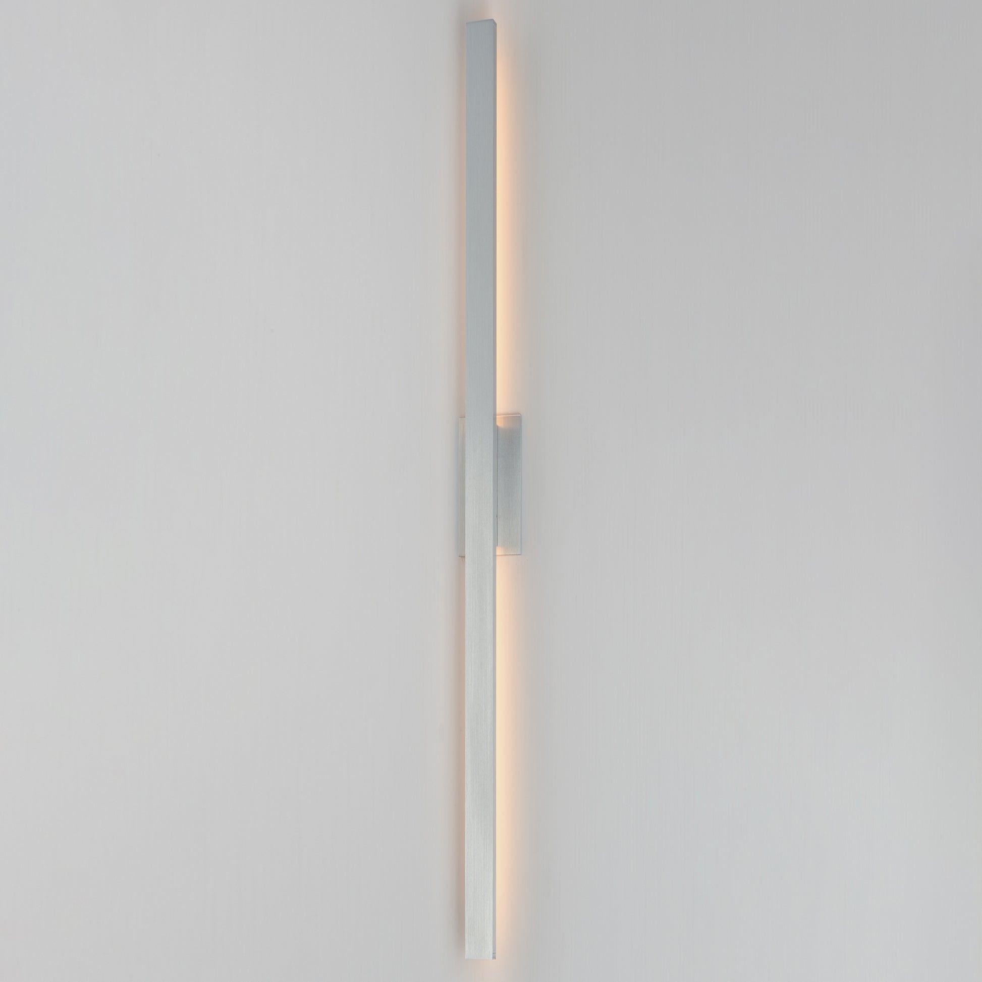 Alumilux: Line 5CCT 96" LED Outdoor Wall Sconce Satin Aluminum by ET2