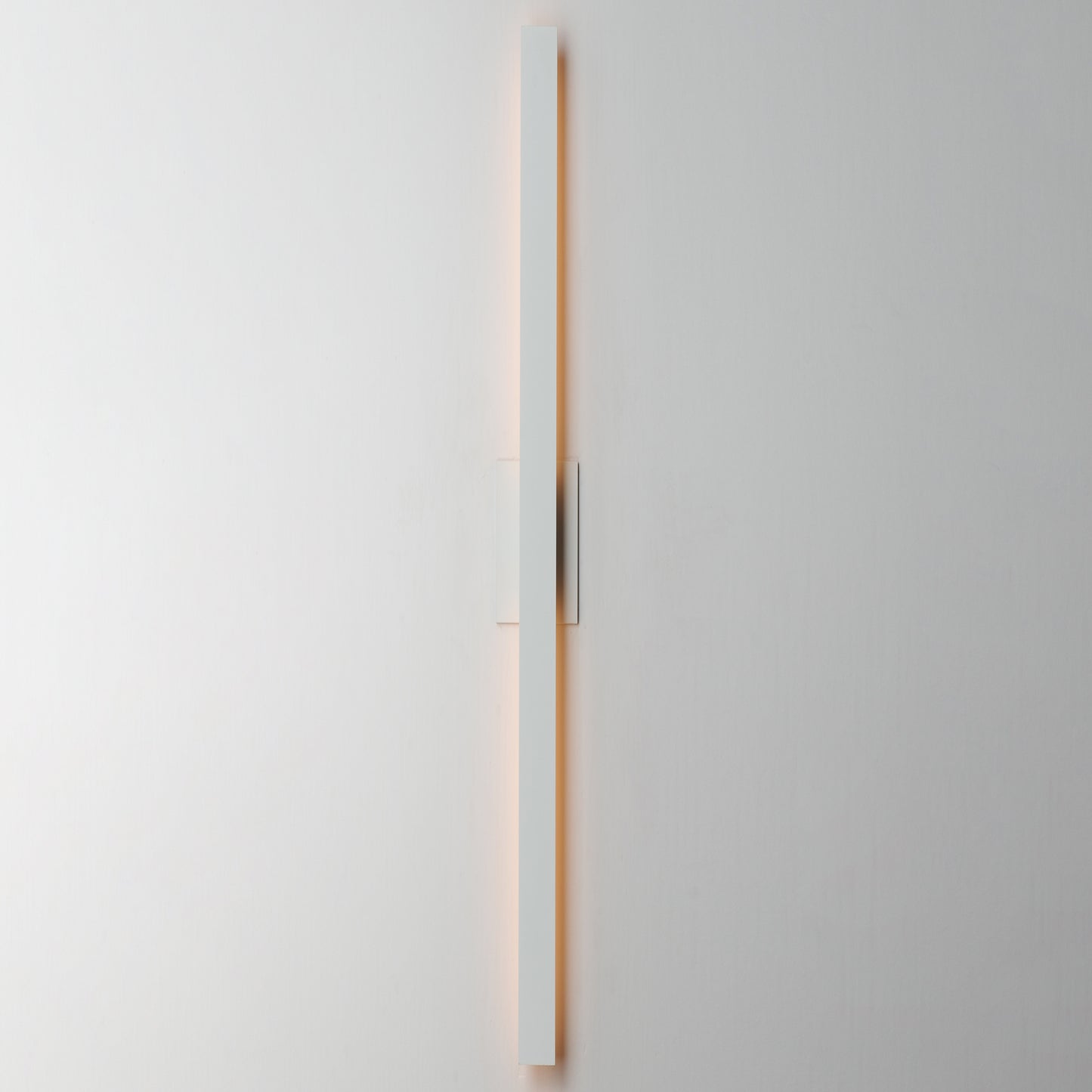 Alumilux: Line 5CCT 96" LED Outdoor Wall Sconce White by ET2