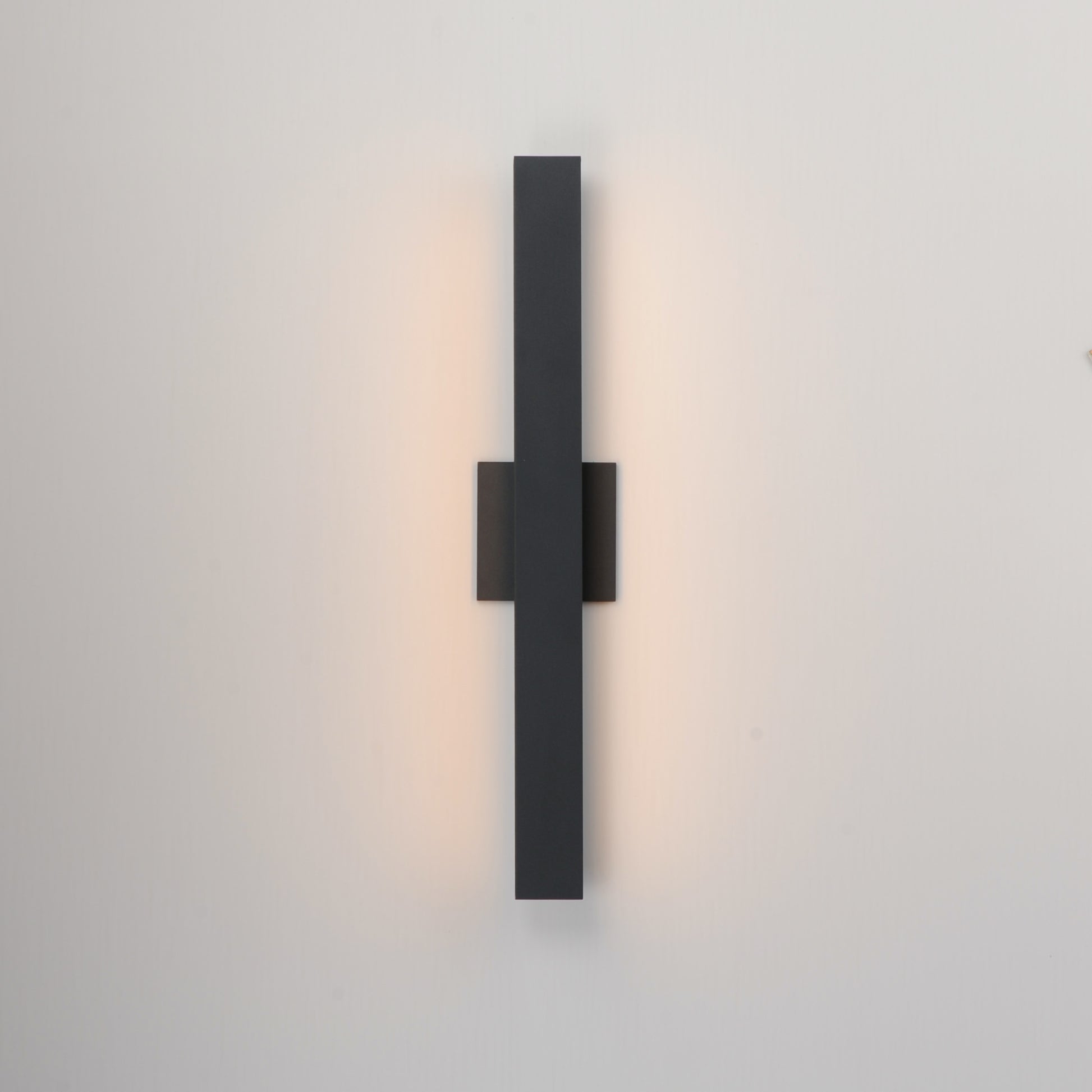 Alumilux: SideLine 24" LED Outdoor Wall Sconce Black by ET2