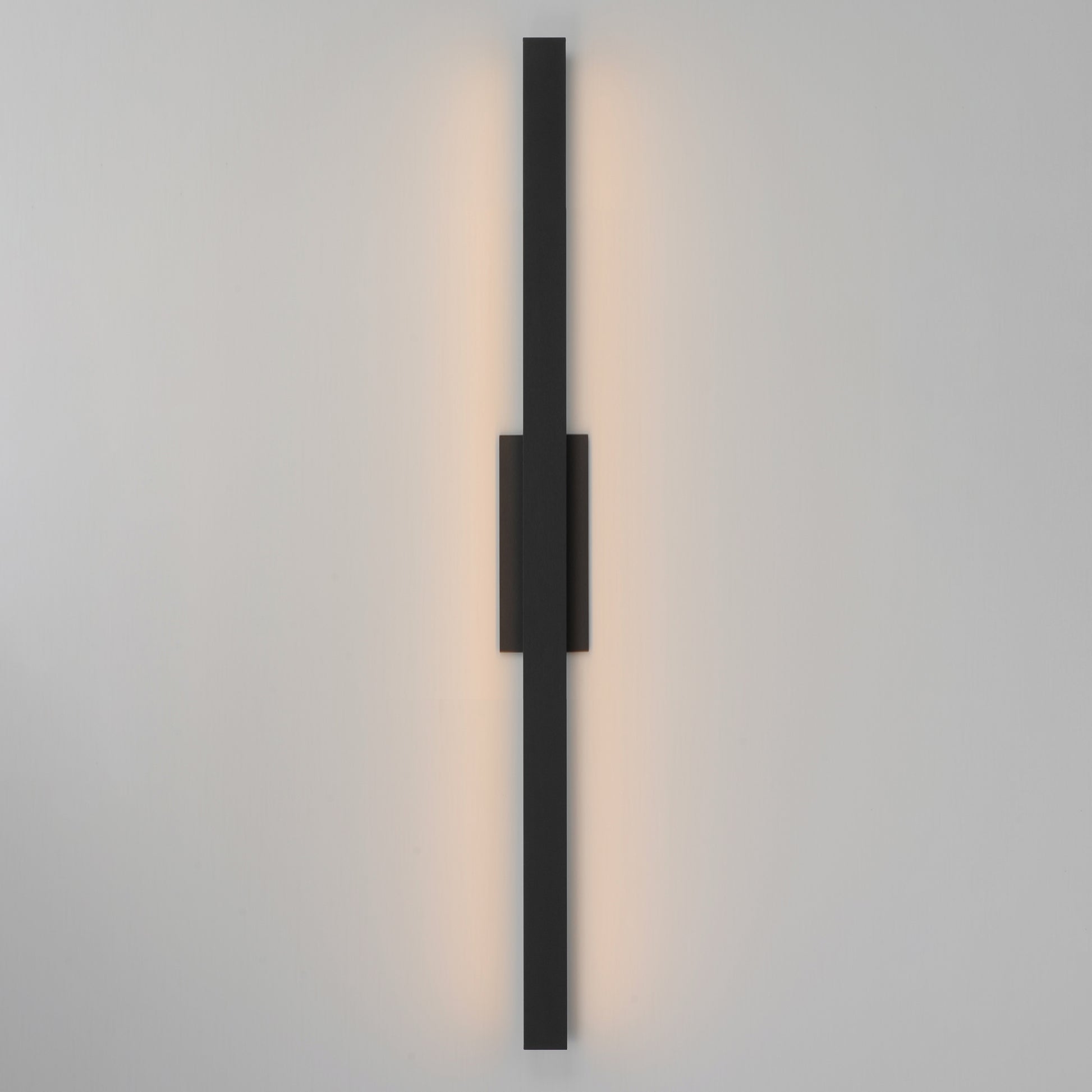 Alumilux: SideLine 51" LED Outdoor Wall Sconce Black by ET2