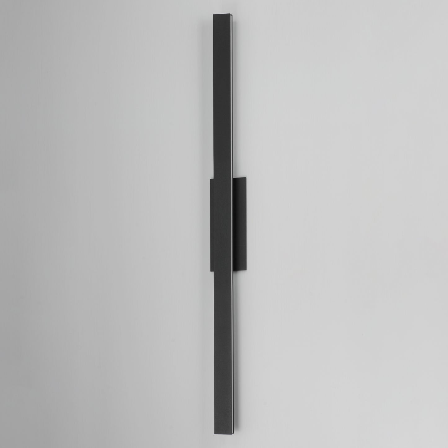 Alumilux: SideLine 51" LED Outdoor Wall Sconce Black by ET2