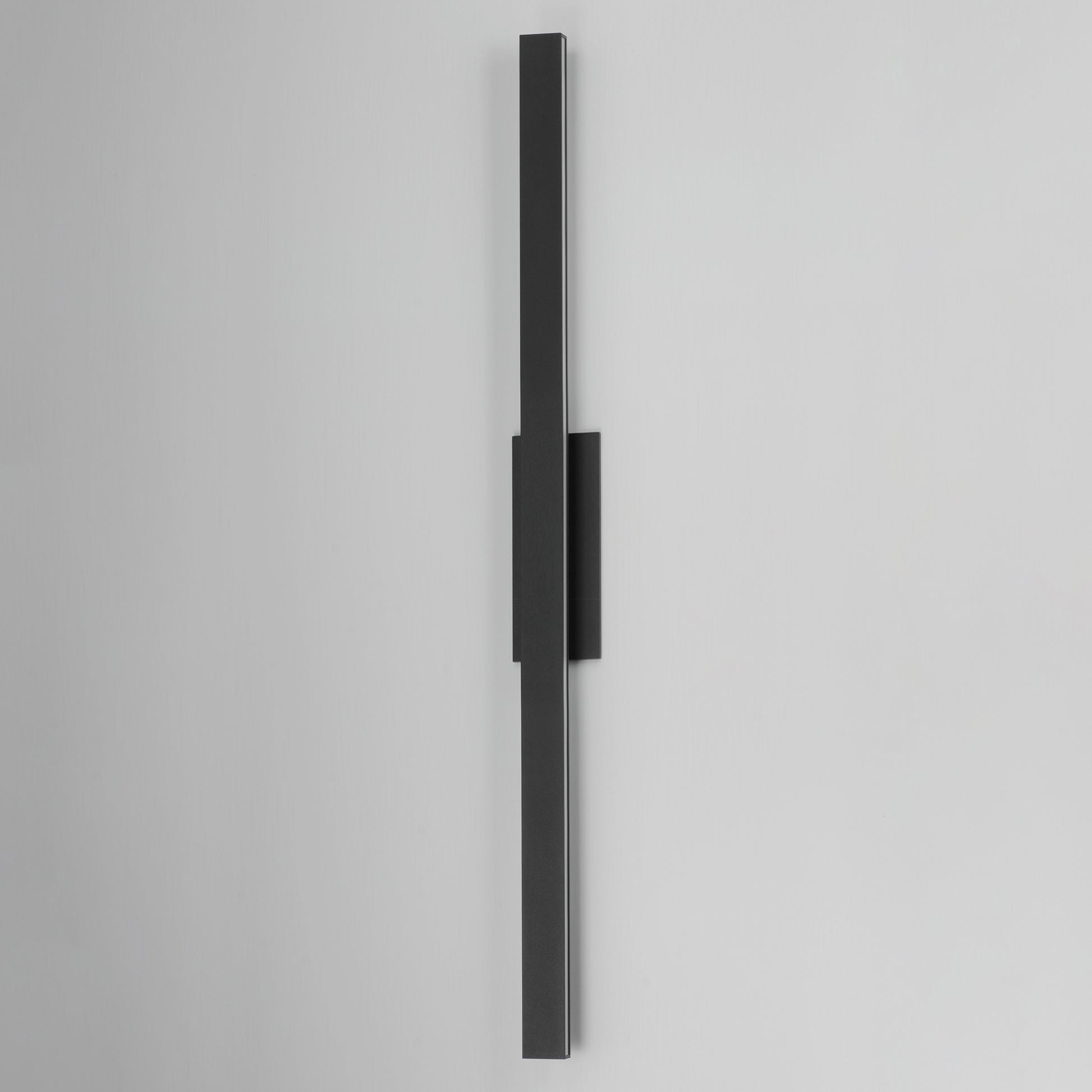 Alumilux: SideLine 51" LED Outdoor Wall Sconce Black by ET2
