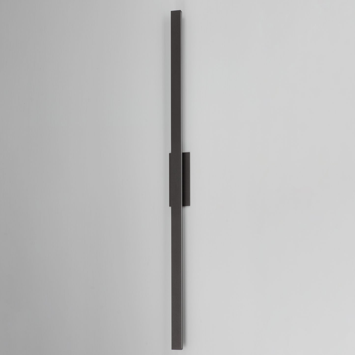 Alumilux: SideLine 96" LED Outdoor Wall Sconce Architectural Bronze by ET2